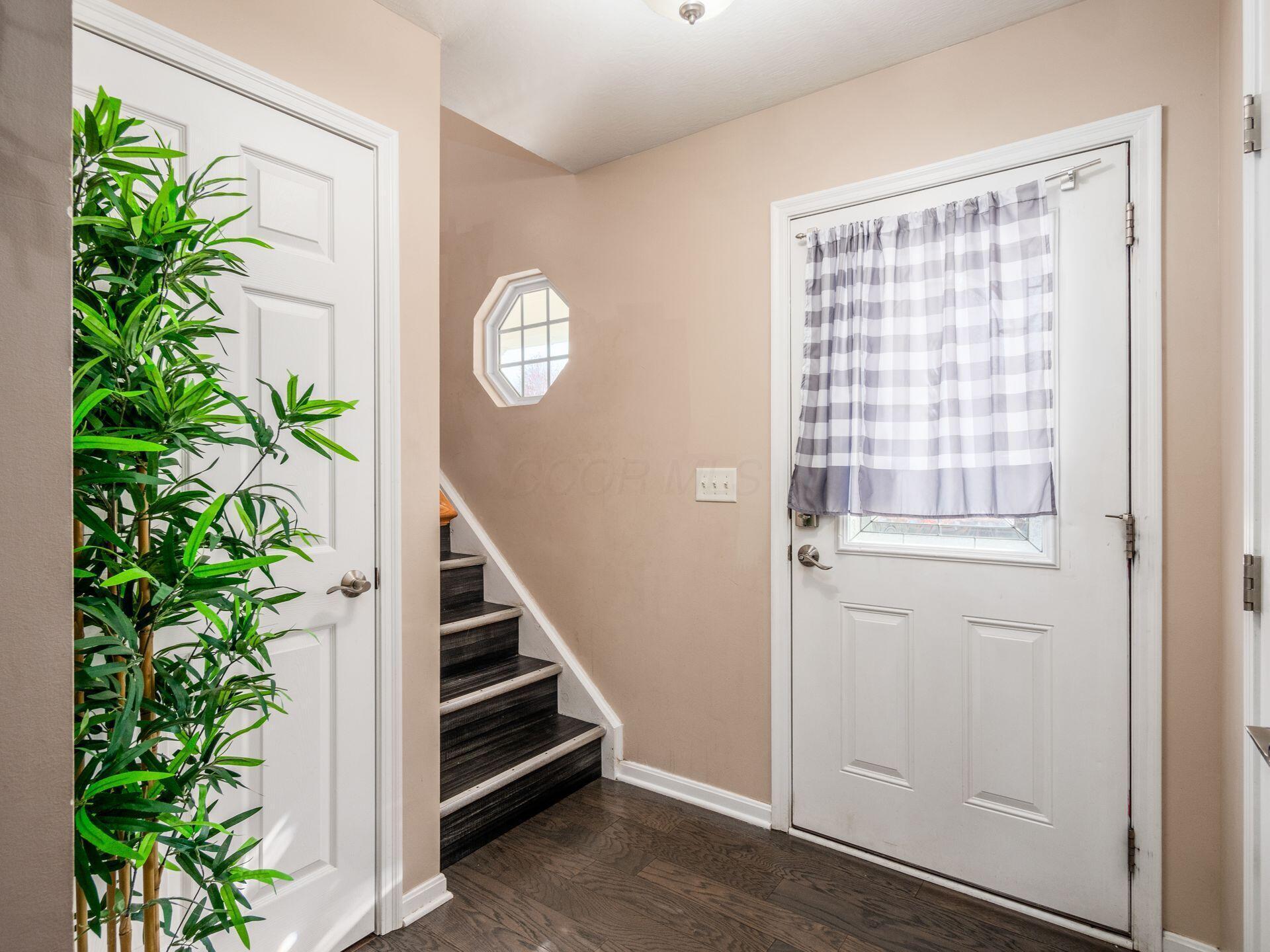 8212 Royal Elm Drive, Blacklick, Ohio image 2