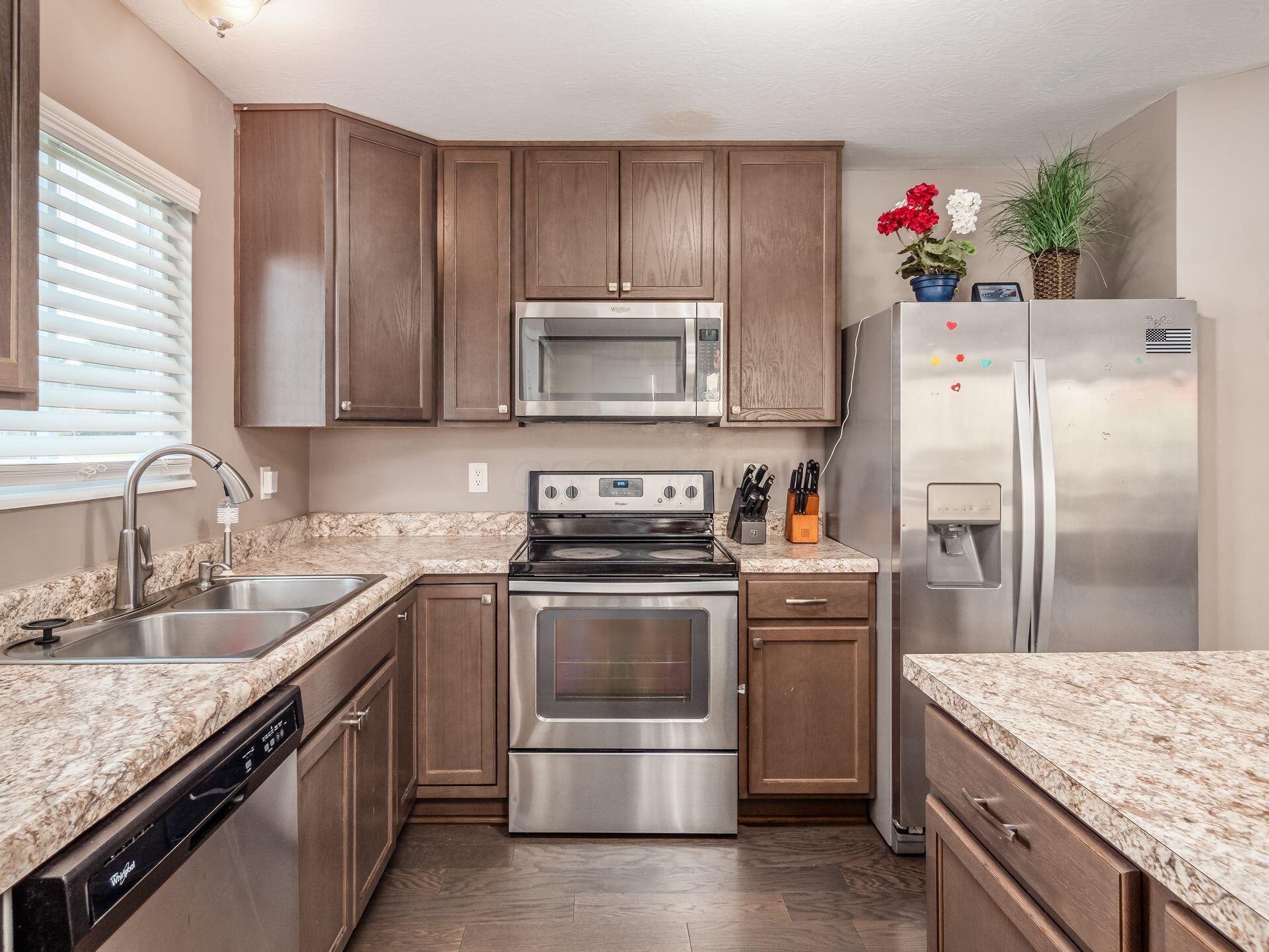 8212 Royal Elm Drive, Blacklick, Ohio image 5