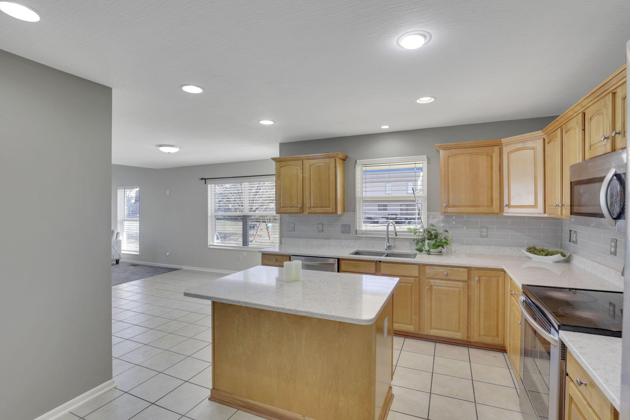 12738 Saratoga Lane, Pickerington, Ohio image 12