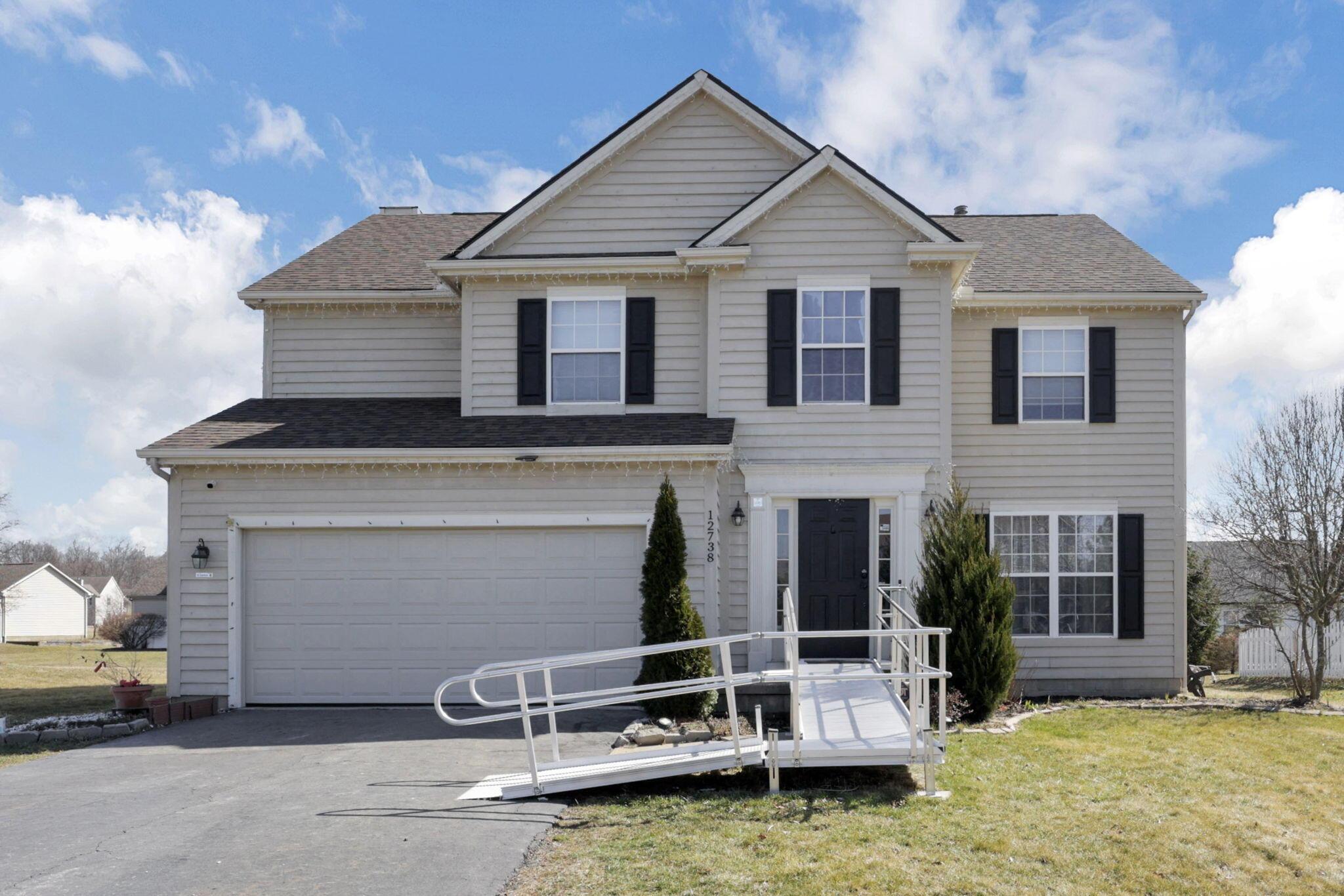 12738 Saratoga Lane, Pickerington, Ohio image 2