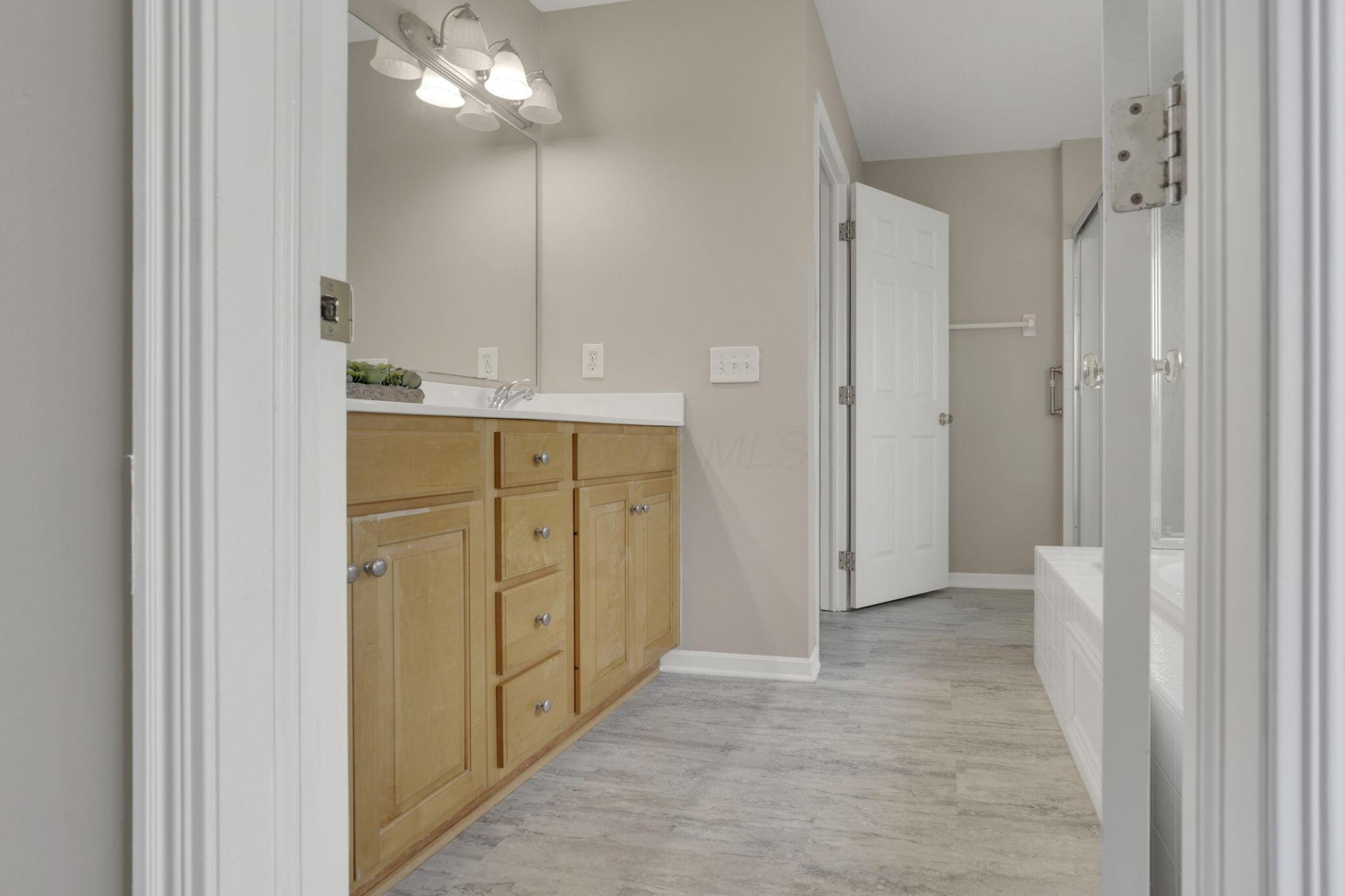 12738 Saratoga Lane, Pickerington, Ohio image 24