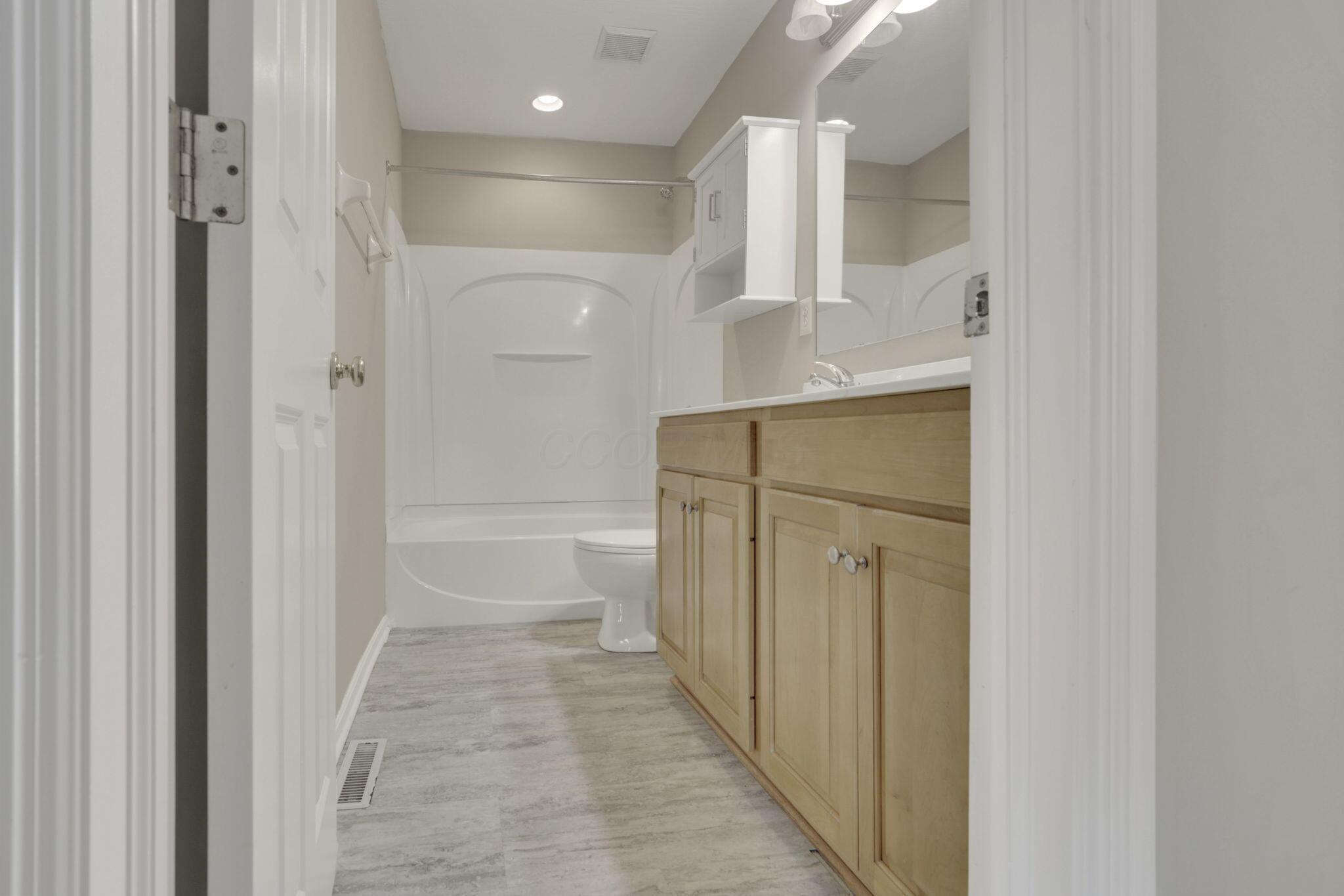 12738 Saratoga Lane, Pickerington, Ohio image 34