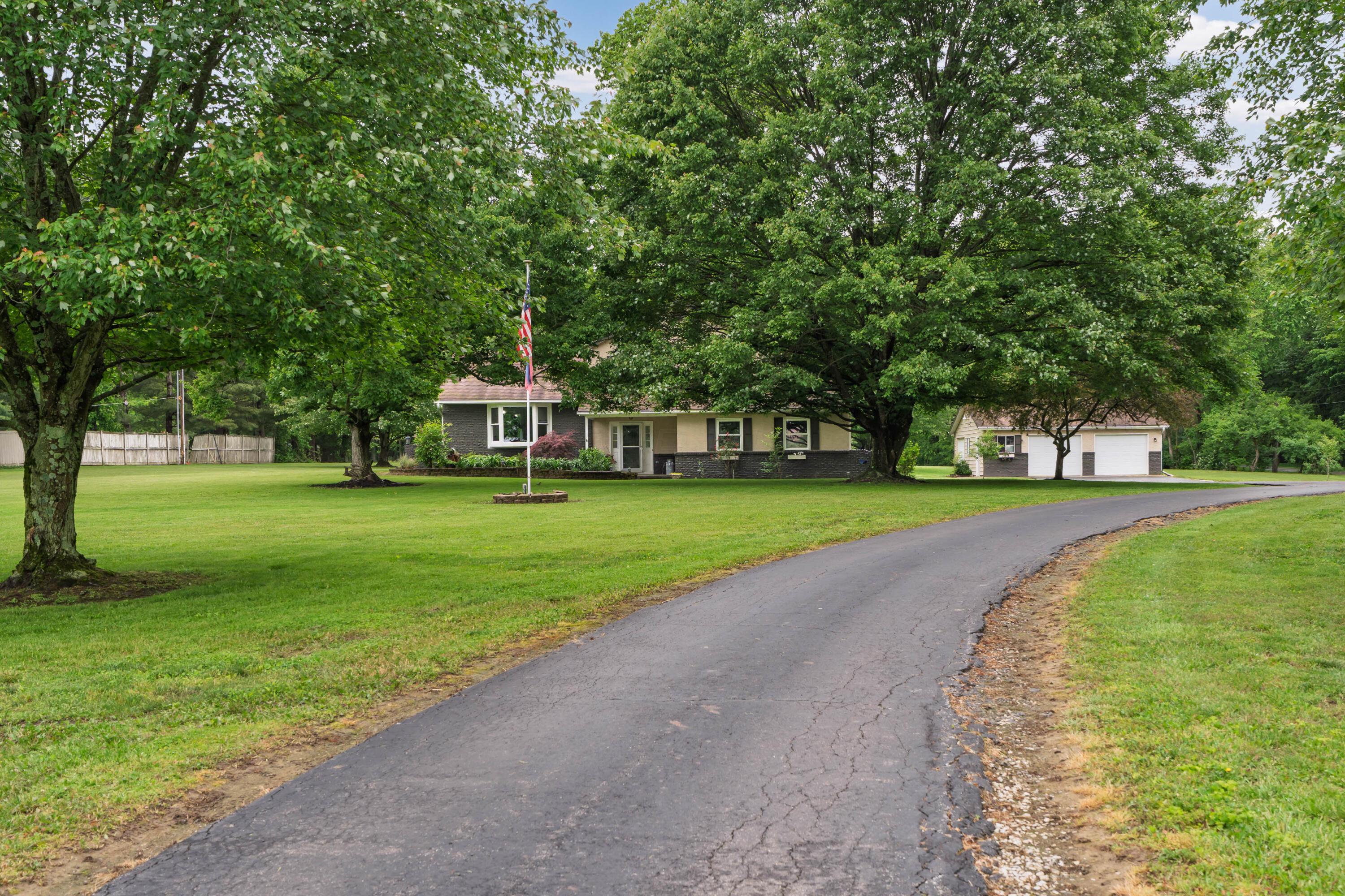 8036 Smoke Road, Pataskala, Ohio image 4