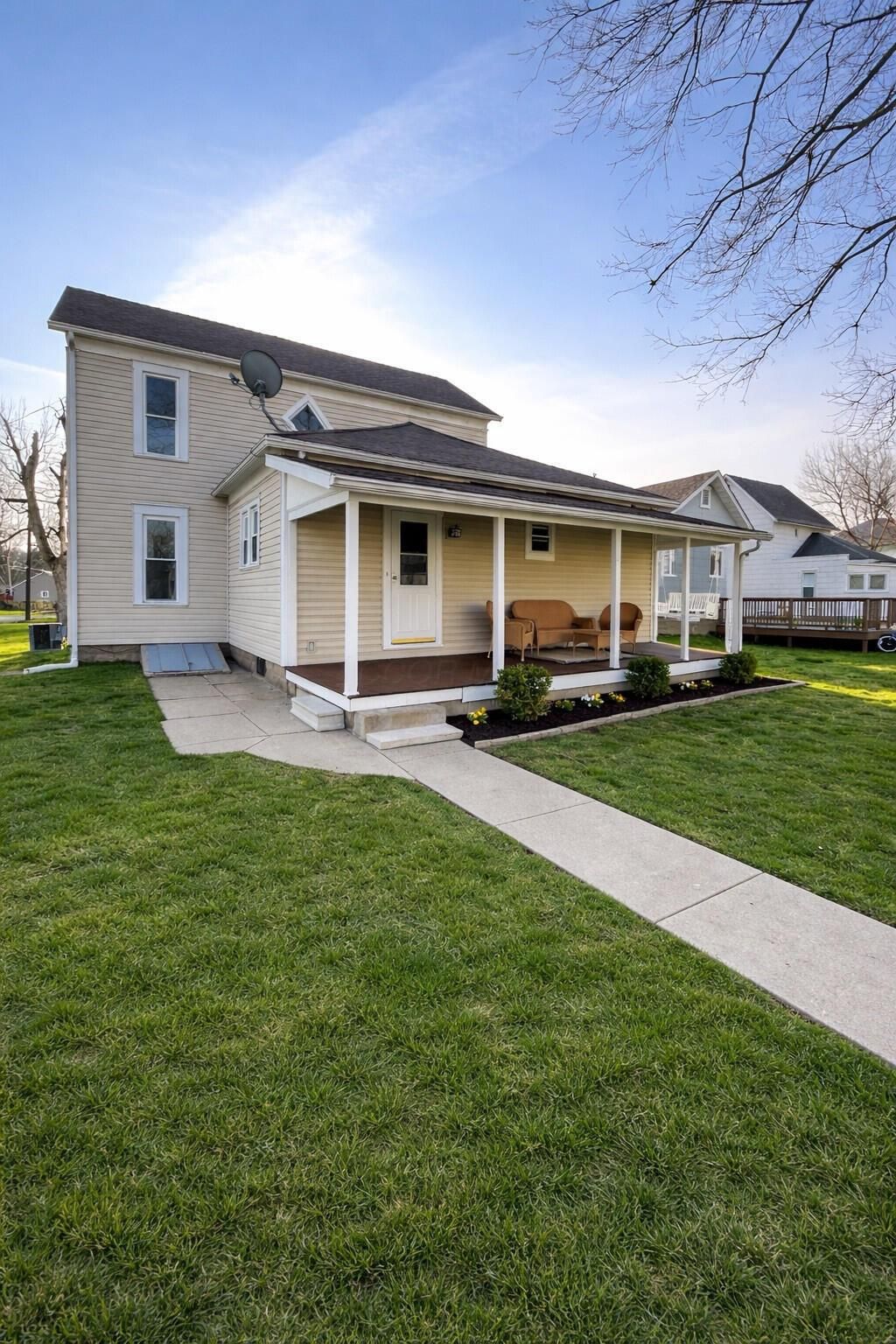 Photo of 28 Martinsburg Road, Mount Vernon, OH 43050 (MLS # 226014542)