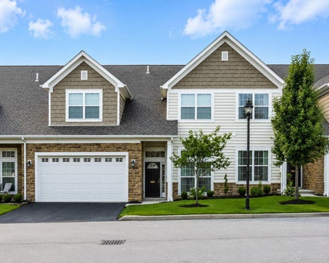 Condo For Sale - 4557 Newport Loop<br/> Franklin County, Grove City, OH 43123