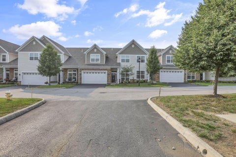 Condo For Sale - 4557 Newport Loop<br/> Franklin County, Grove City, OH 43123