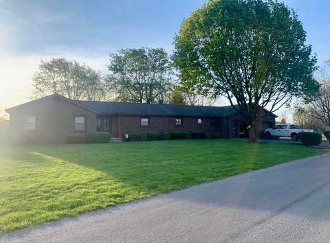 Photo of 330 Northview Drive, London, OH 43140 (MLS # 226018799)