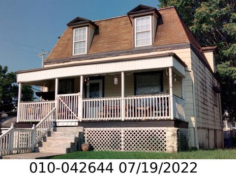 Photo of 221 Dakota Avenue, Columbus, OH 43223 (MLS # 226011754)