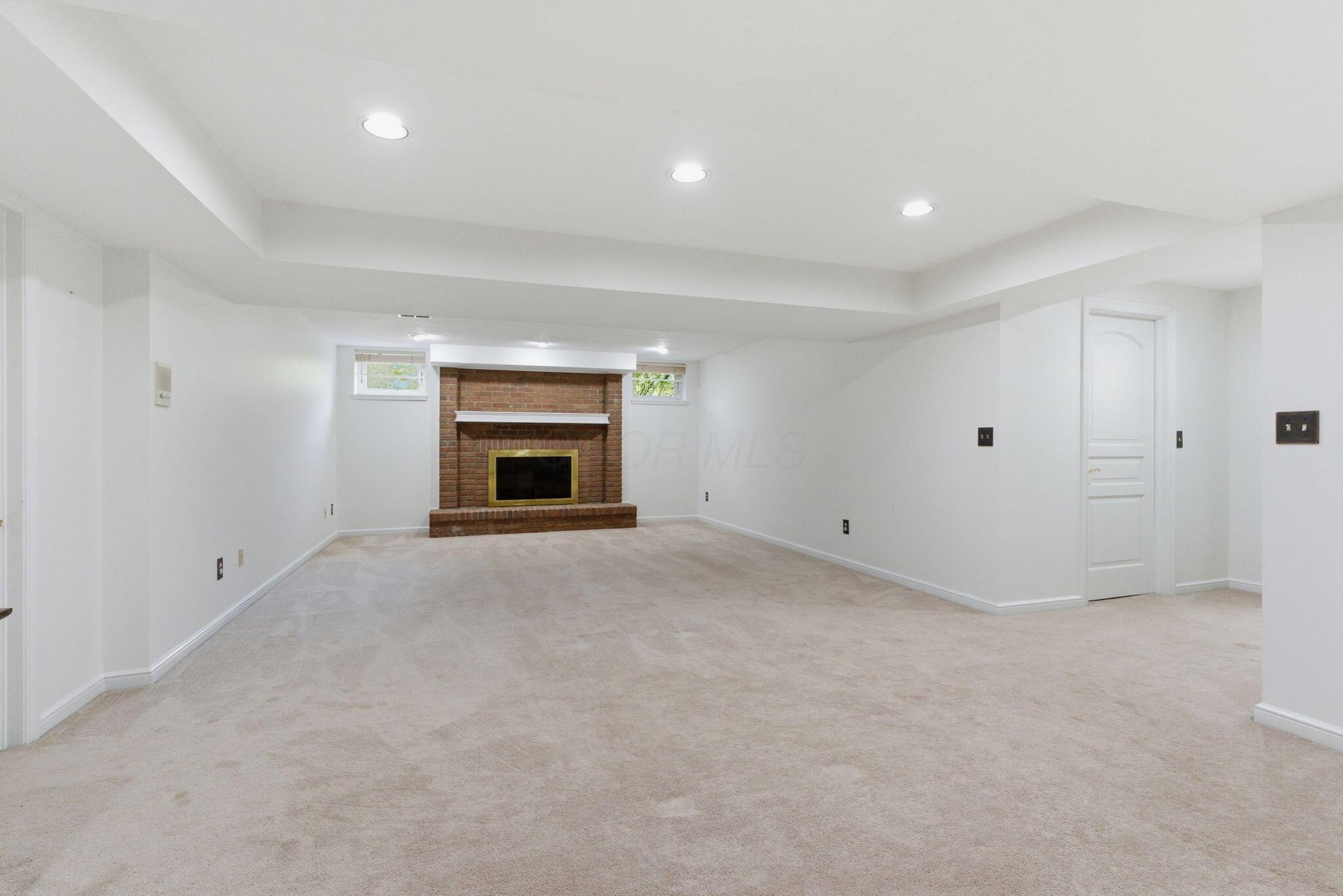Powell, Ohio, 43065, United States, 5 Bedrooms Bedrooms, ,6 BathroomsBathrooms,Residential,Active,1989786