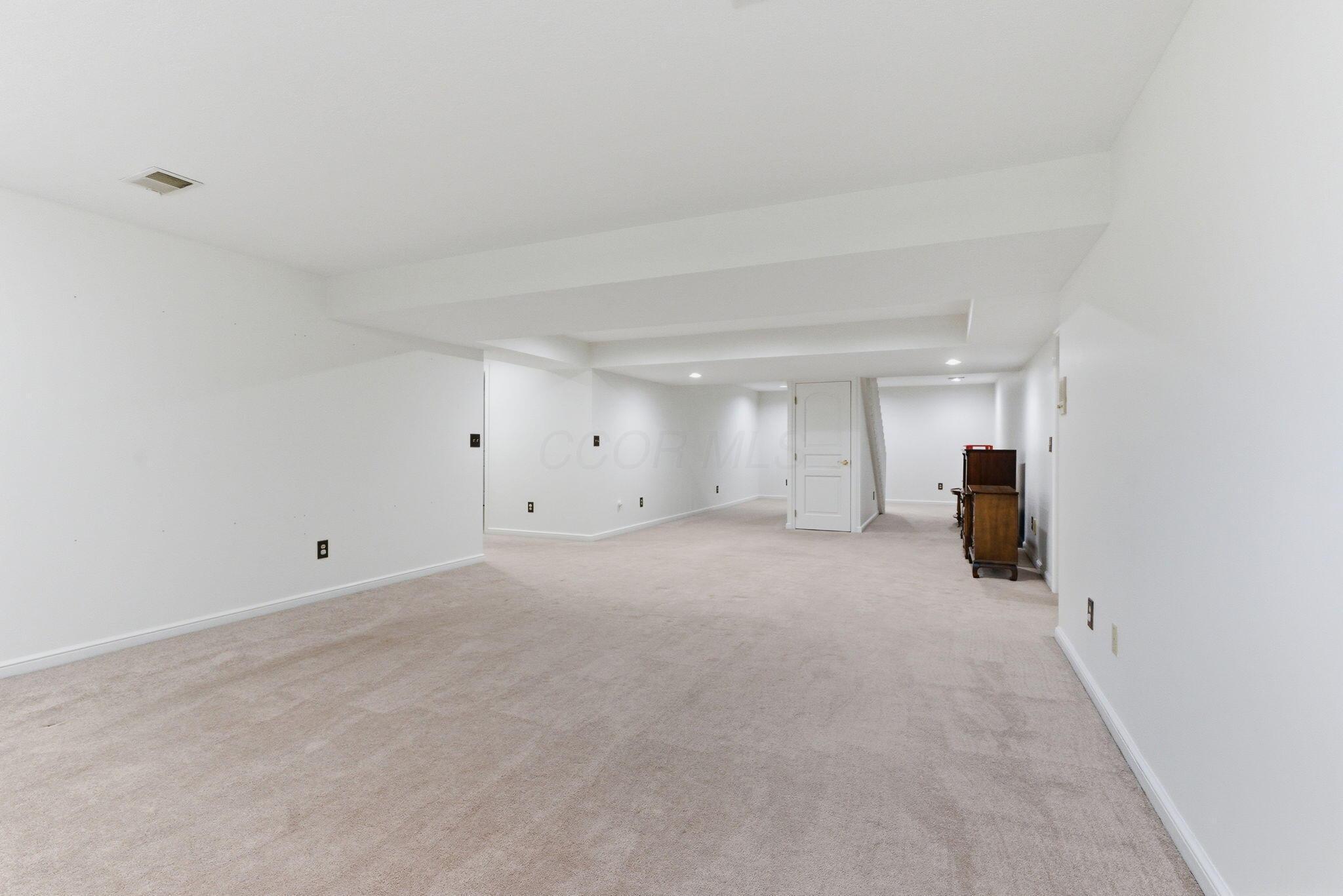 Powell, Ohio, 43065, United States, 5 Bedrooms Bedrooms, ,6 BathroomsBathrooms,Residential,Active,1989786