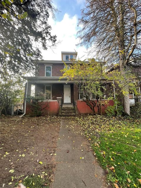 Photo of 59 E Innis Avenue, Columbus, OH 43207 (MLS # 225044020)