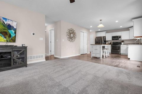 Tiny photo for 215 Mannaseh Drive W, Granville, OH 43023 (MLS # 226004931)