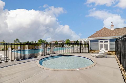 Tiny photo for 215 Mannaseh Drive W, Granville, OH 43023 (MLS # 226004931)