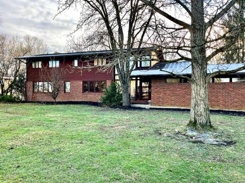 Photo of 9 Overlook Drive, Chillicothe, OH 45601 (MLS # 225045408)