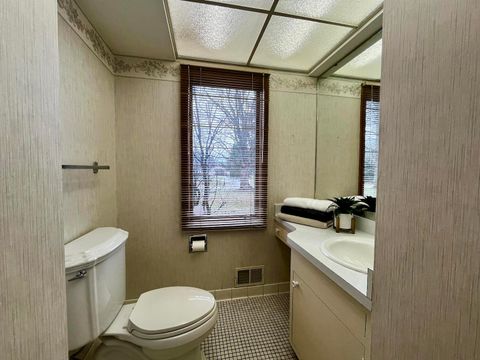 Tiny photo for 9 Overlook Drive, Chillicothe, OH 45601 (MLS # 225045408)