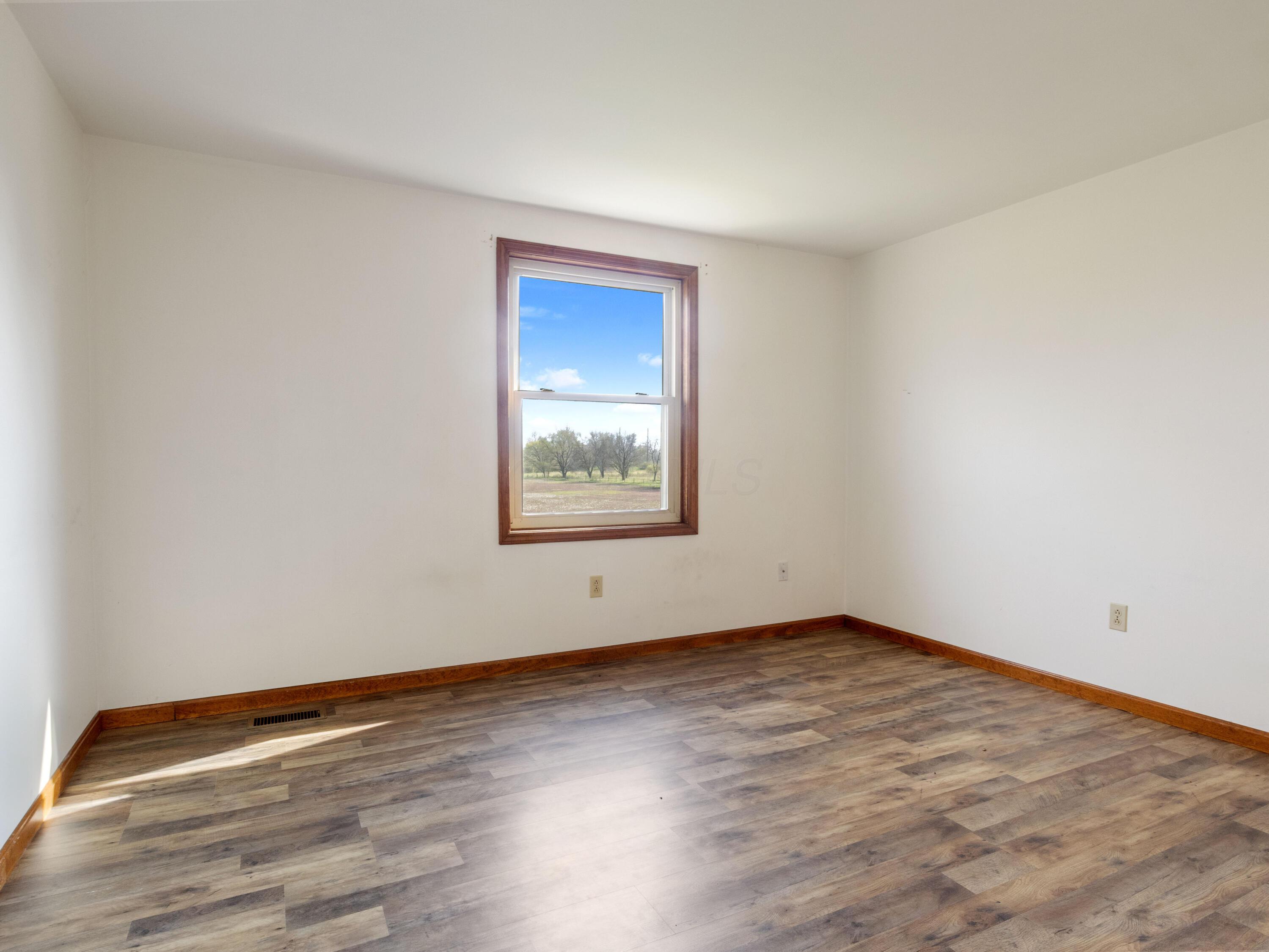 435 W County Line Road, Springfield, Ohio image 18