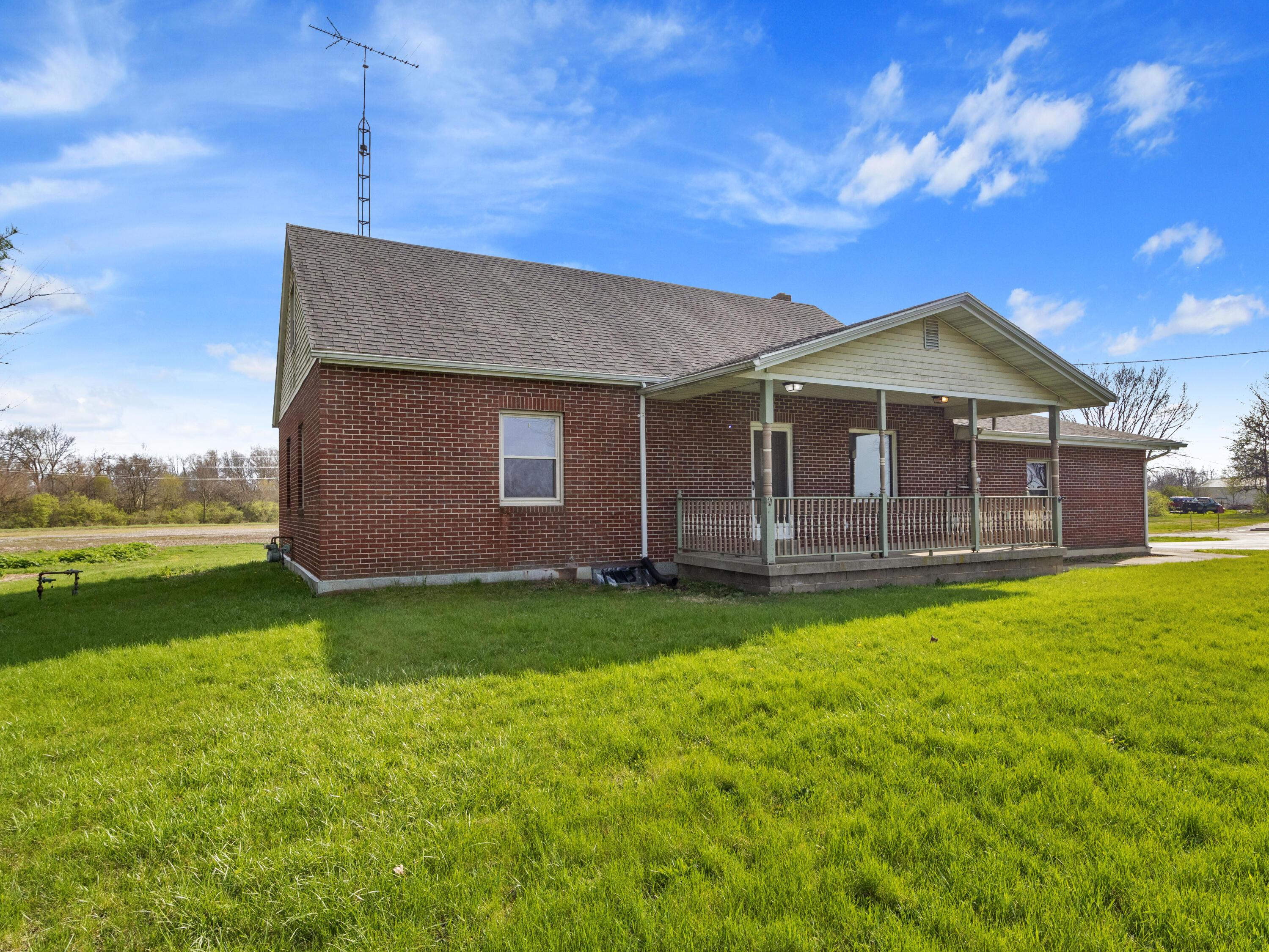 435 W County Line Road, Springfield, Ohio image 2