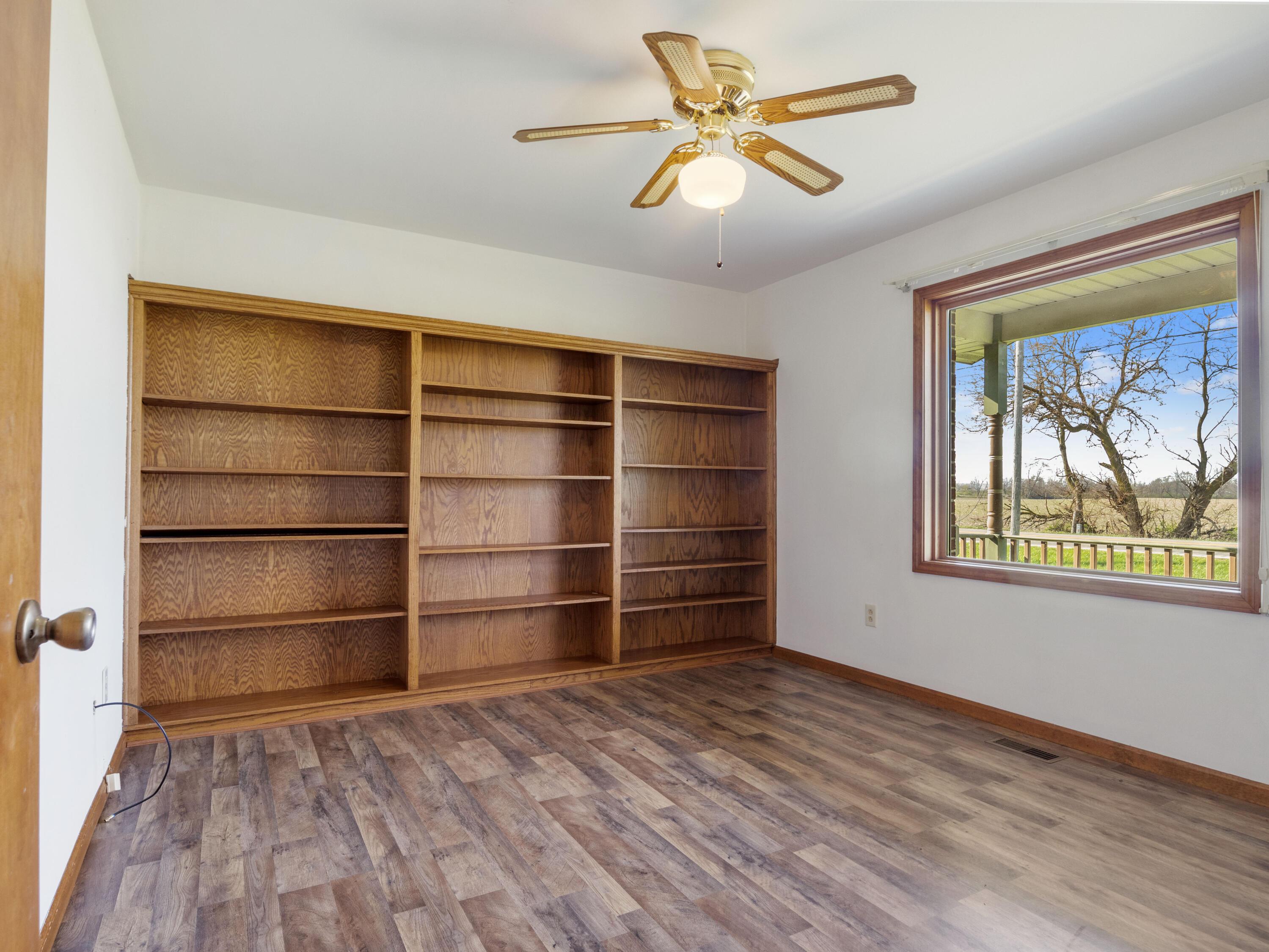 435 W County Line Road, Springfield, Ohio image 16