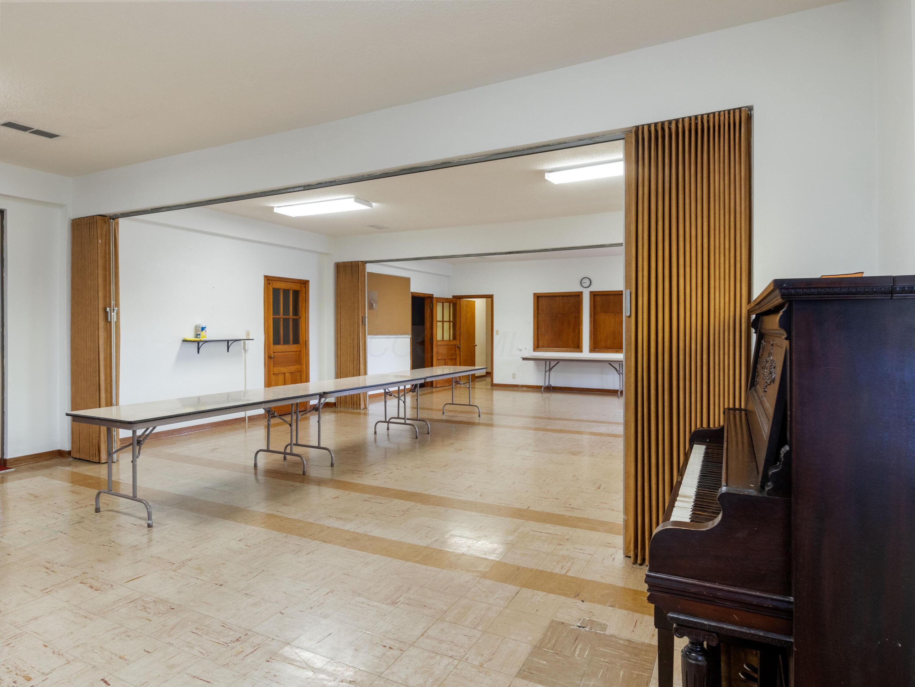 435 W County Line Road, Springfield, Ohio image 30