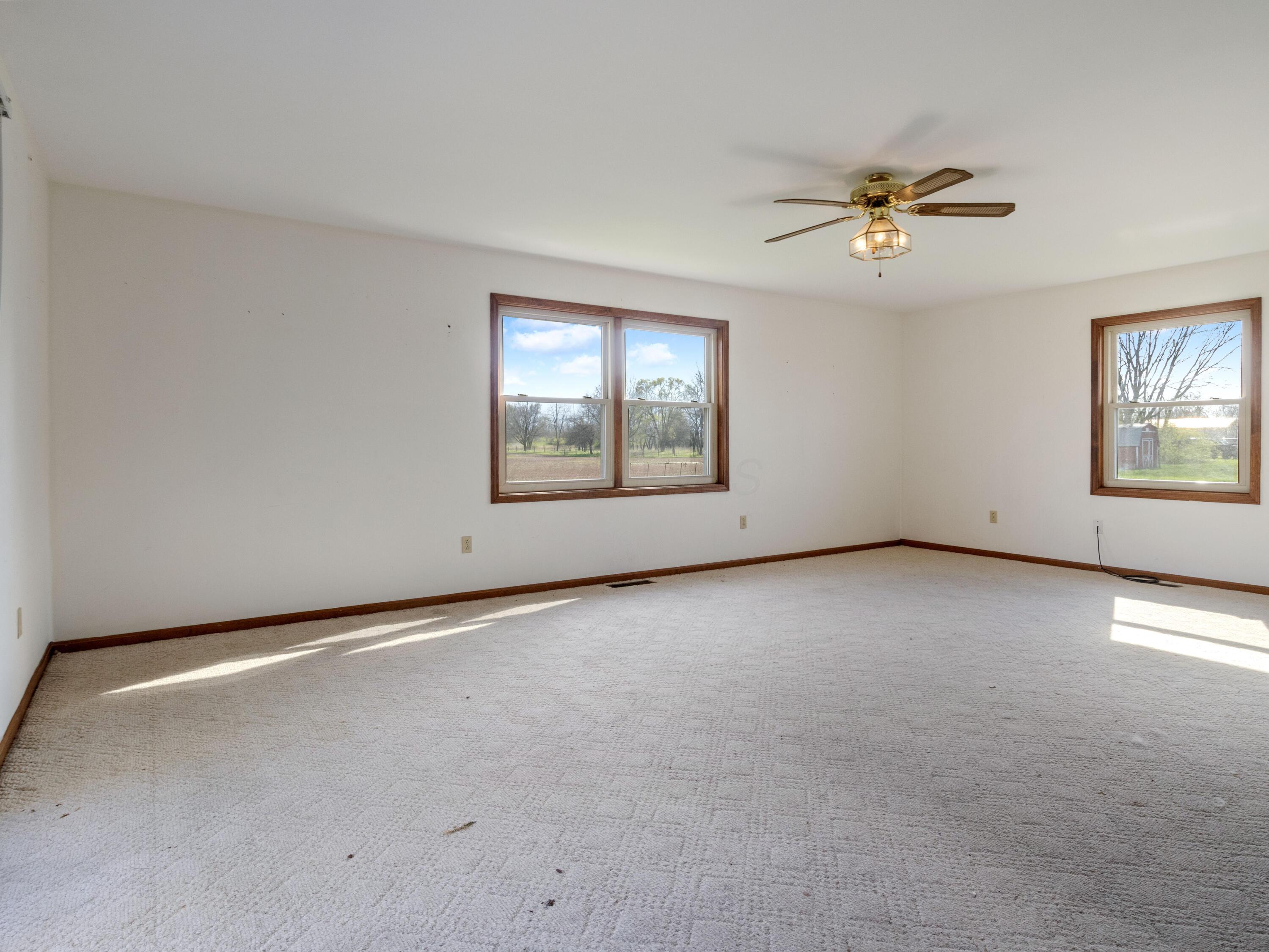 435 W County Line Road, Springfield, Ohio image 7