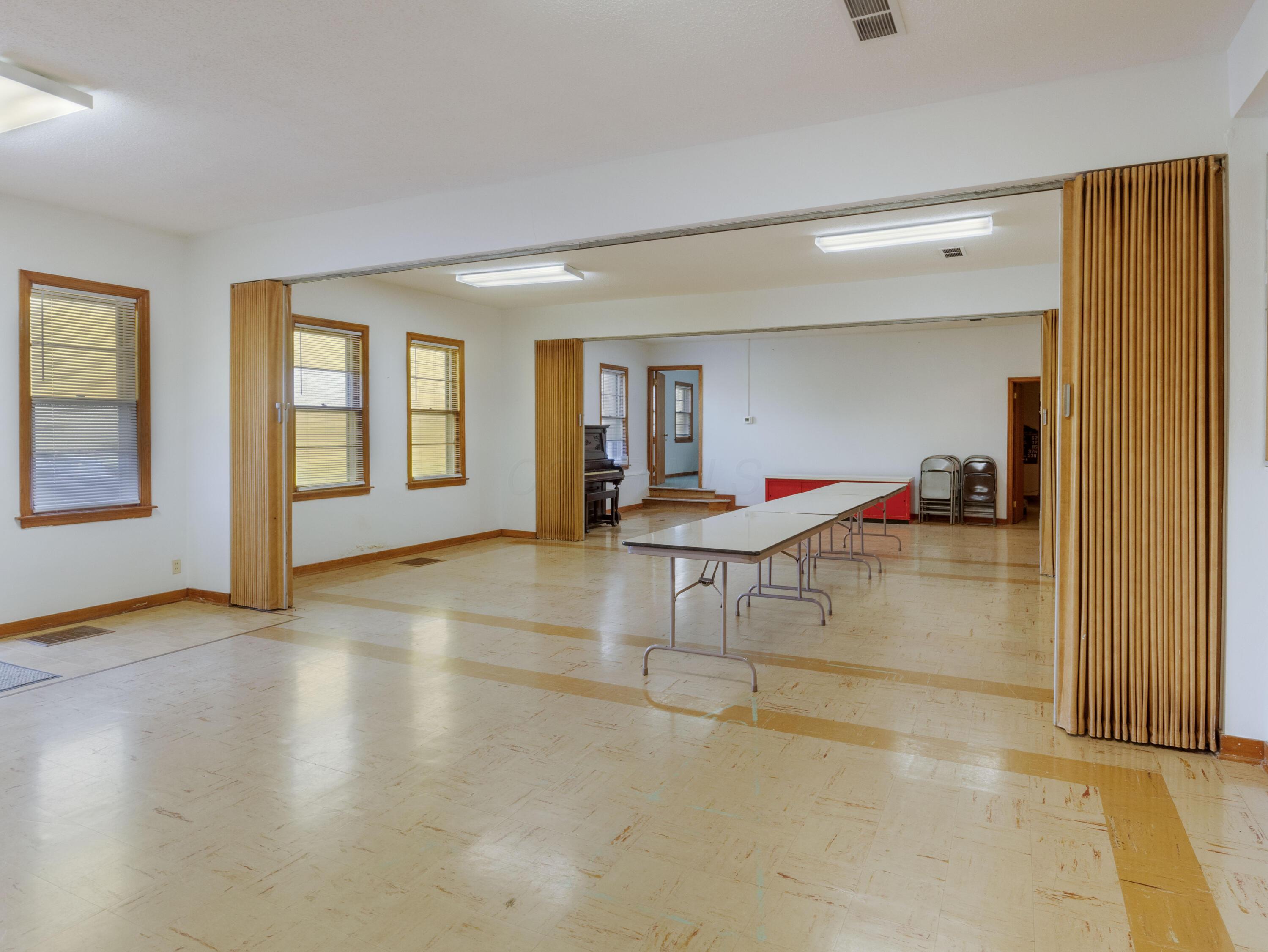 435 W County Line Road, Springfield, Ohio image 29