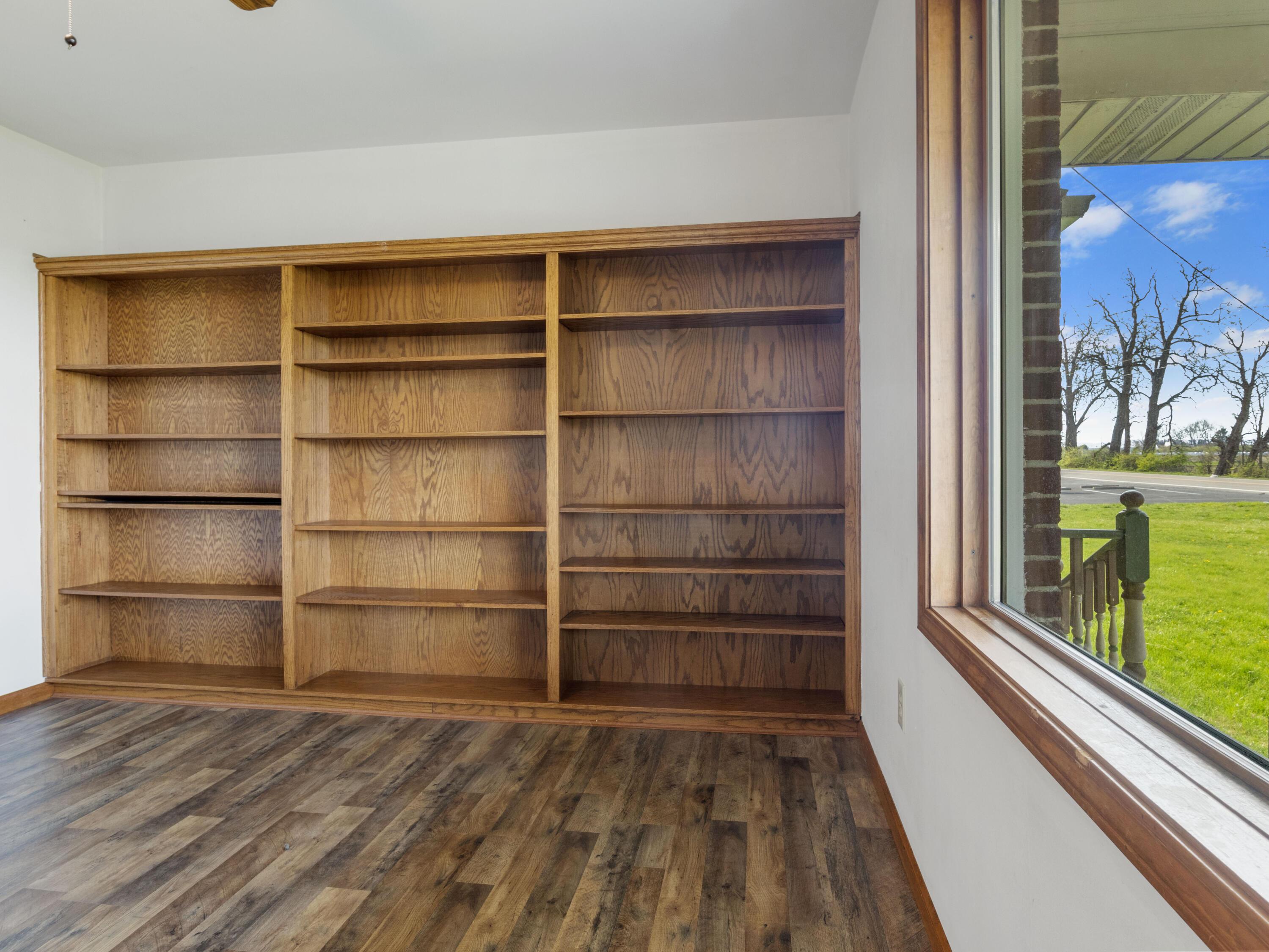 435 W County Line Road, Springfield, Ohio image 17