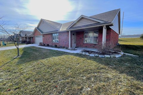 Photo of 811 Timbers Edge, Marysville, OH 43040 (MLS # 226002313)