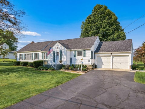 Photo of 777 Upper Fredericktown Road, Mount Vernon, OH 43050 (MLS # 226034055)