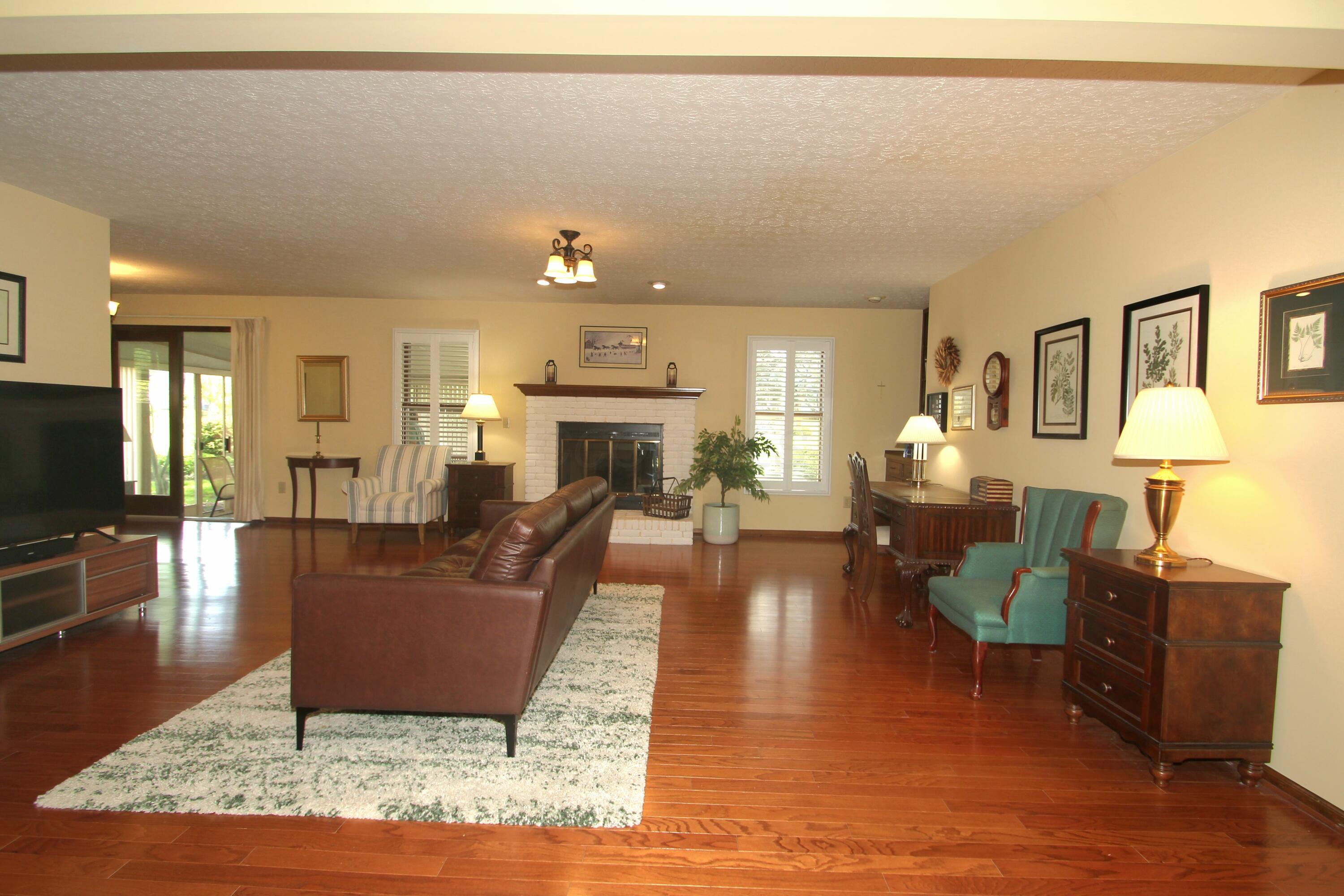 1057 Jobar Court, Westerville, Ohio image 8