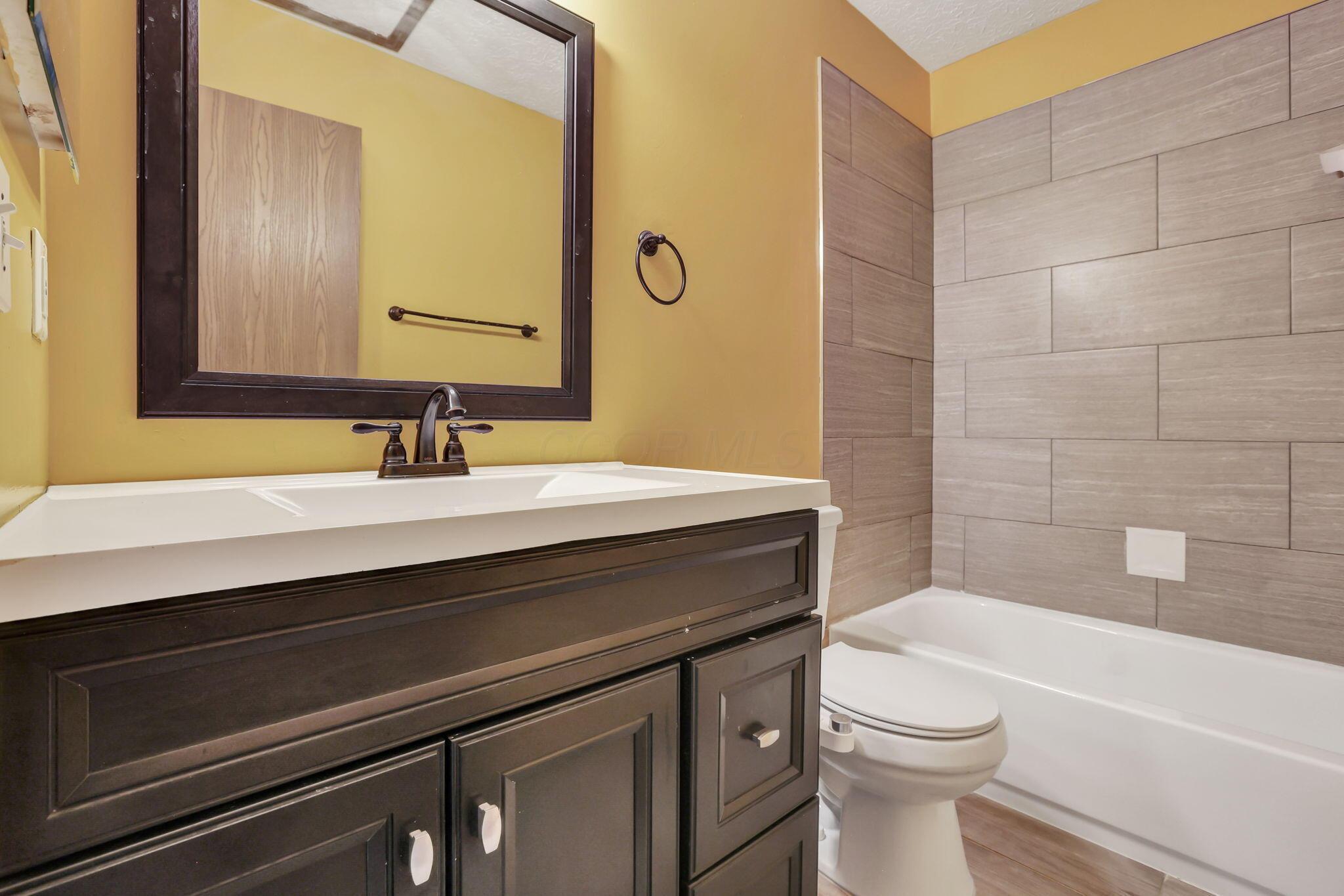 238 Malloy Lane #79D, Blacklick, Ohio image 25
