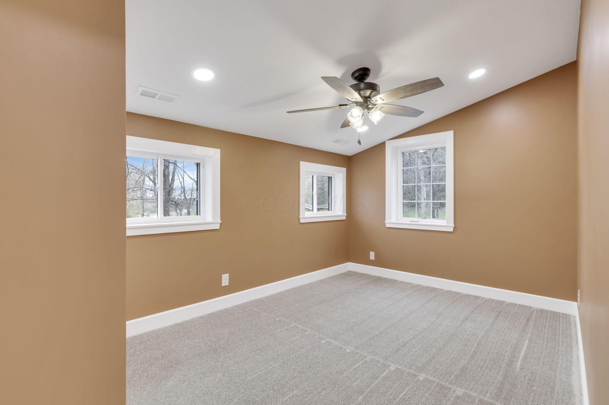 889 Blacksnake Road, Utica, Ohio image 31