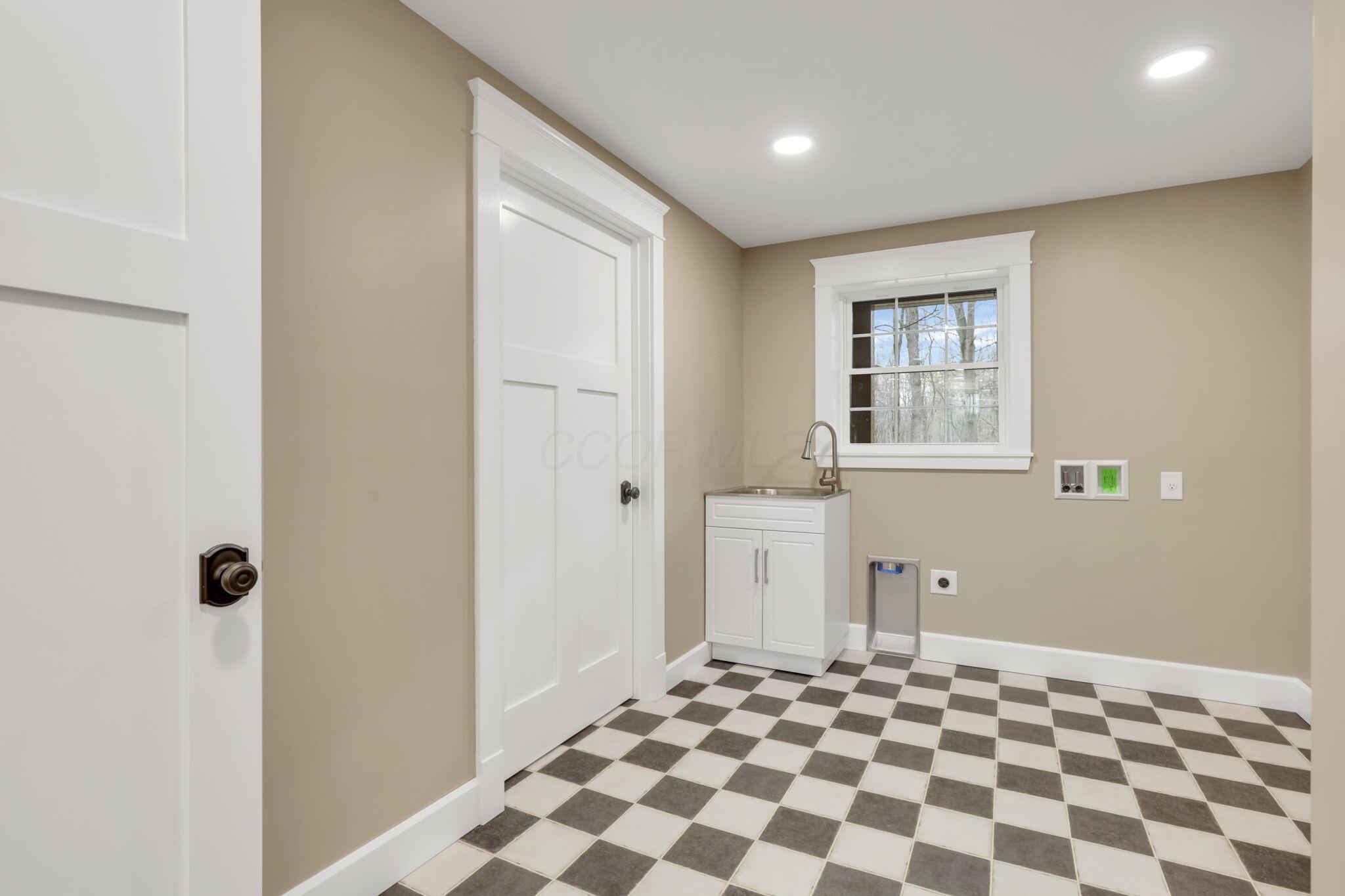 889 Blacksnake Road, Utica, Ohio image 23