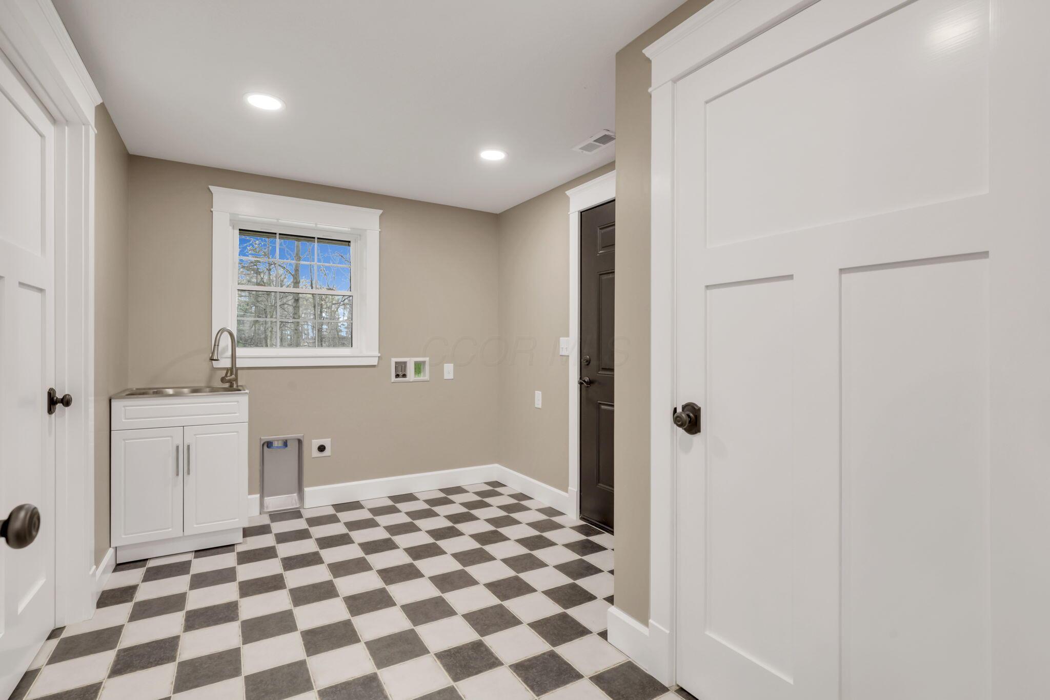 889 Blacksnake Road, Utica, Ohio image 24