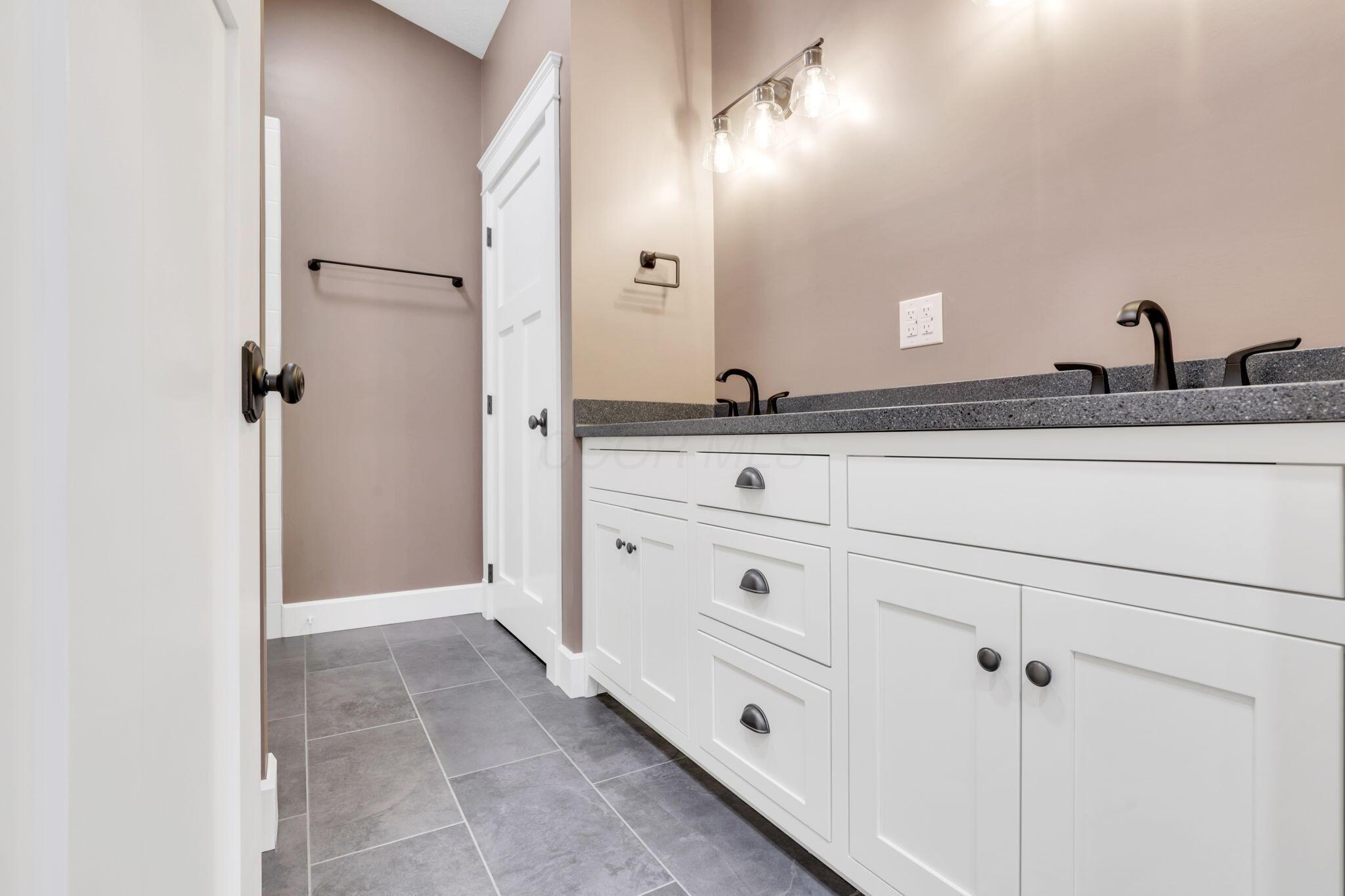 889 Blacksnake Road, Utica, Ohio image 33