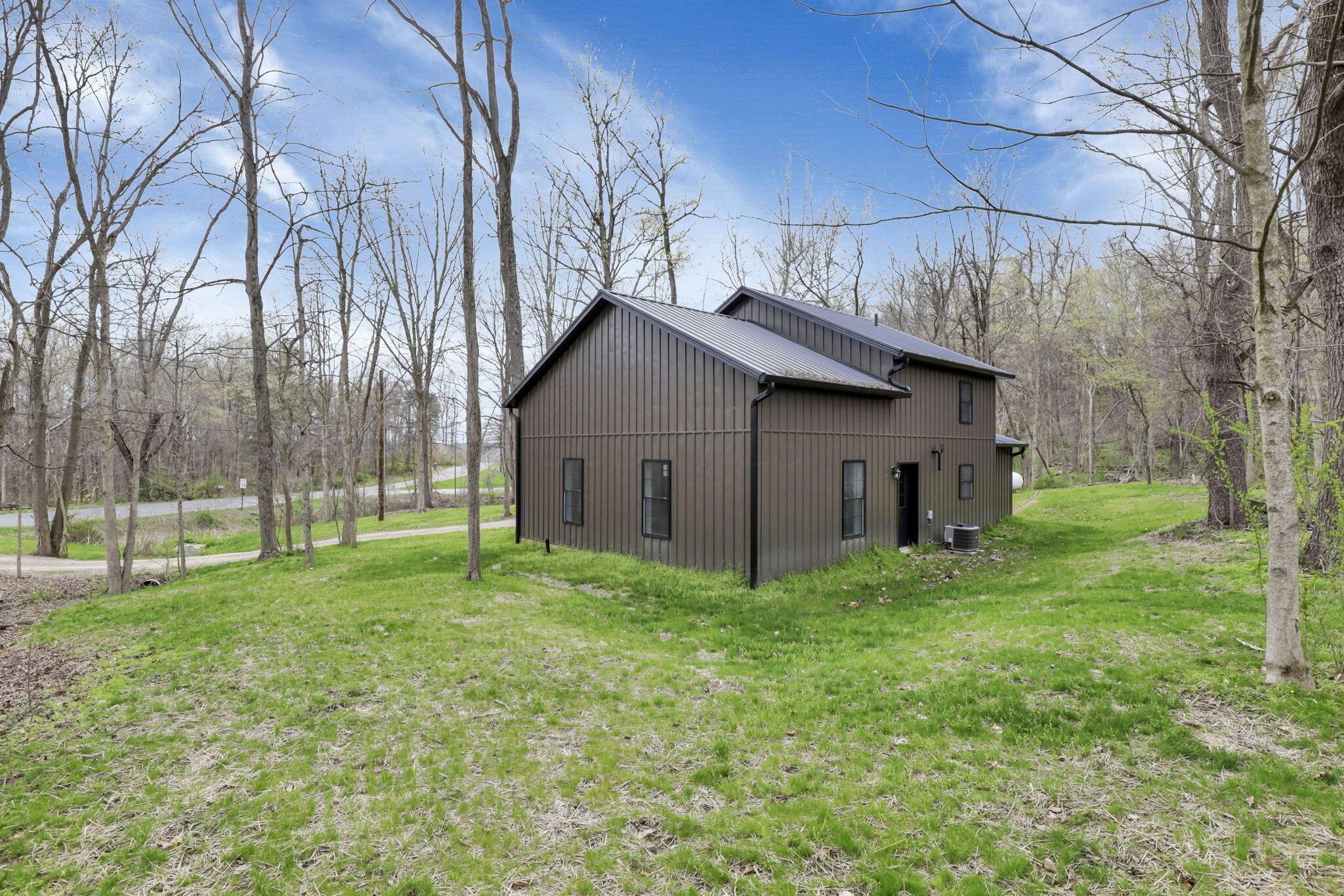 889 Blacksnake Road, Utica, Ohio image 47