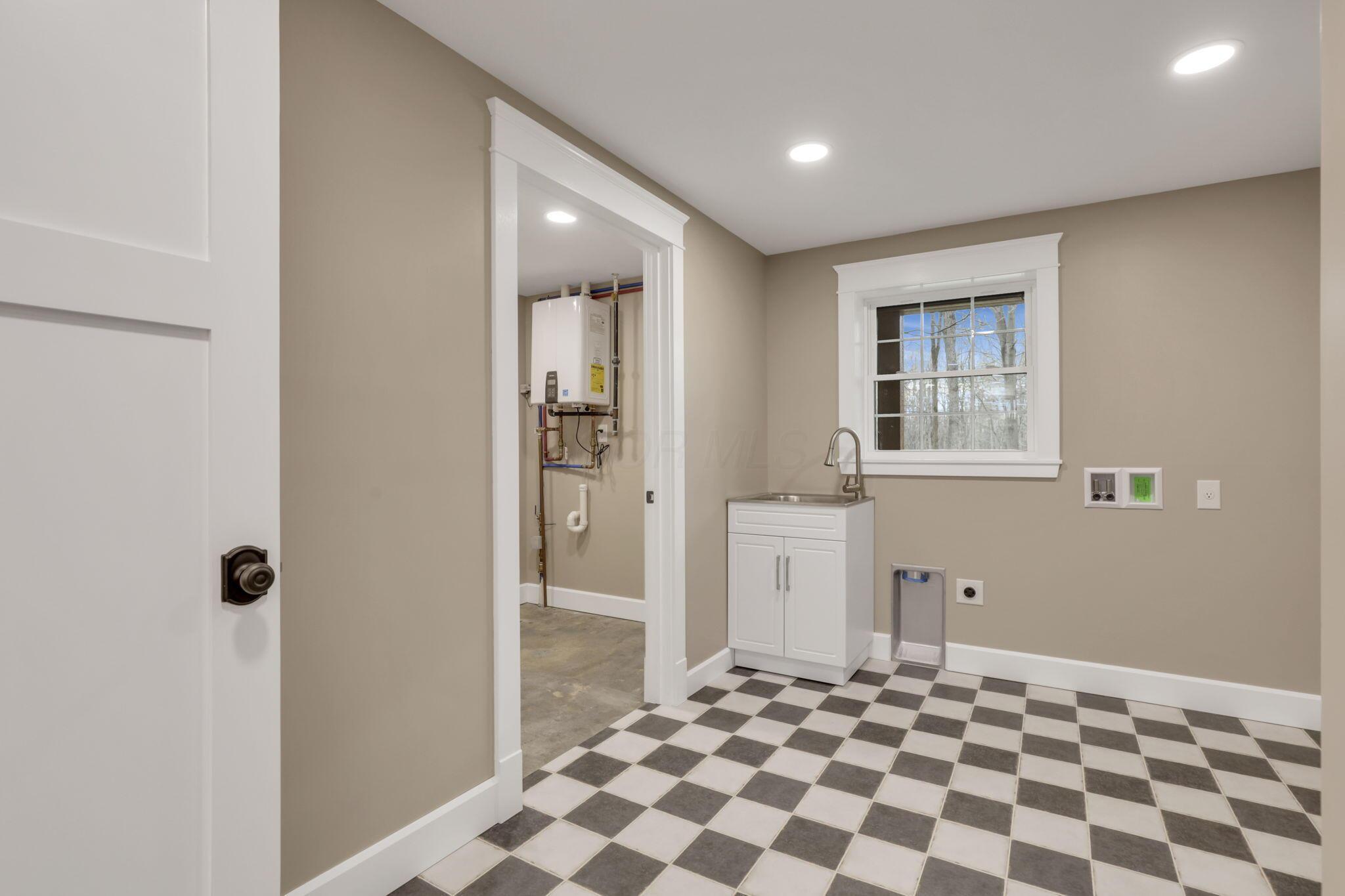 889 Blacksnake Road, Utica, Ohio image 27