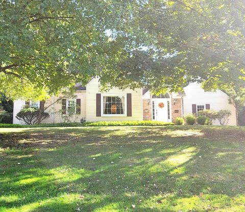 Tiny photo for 301 W Riverglen Drive, Columbus, OH 43085 (MLS # 225039627)
