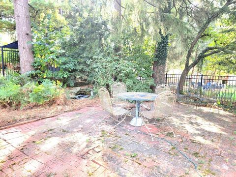 Tiny photo for 301 W Riverglen Drive, Columbus, OH 43085 (MLS # 225039627)