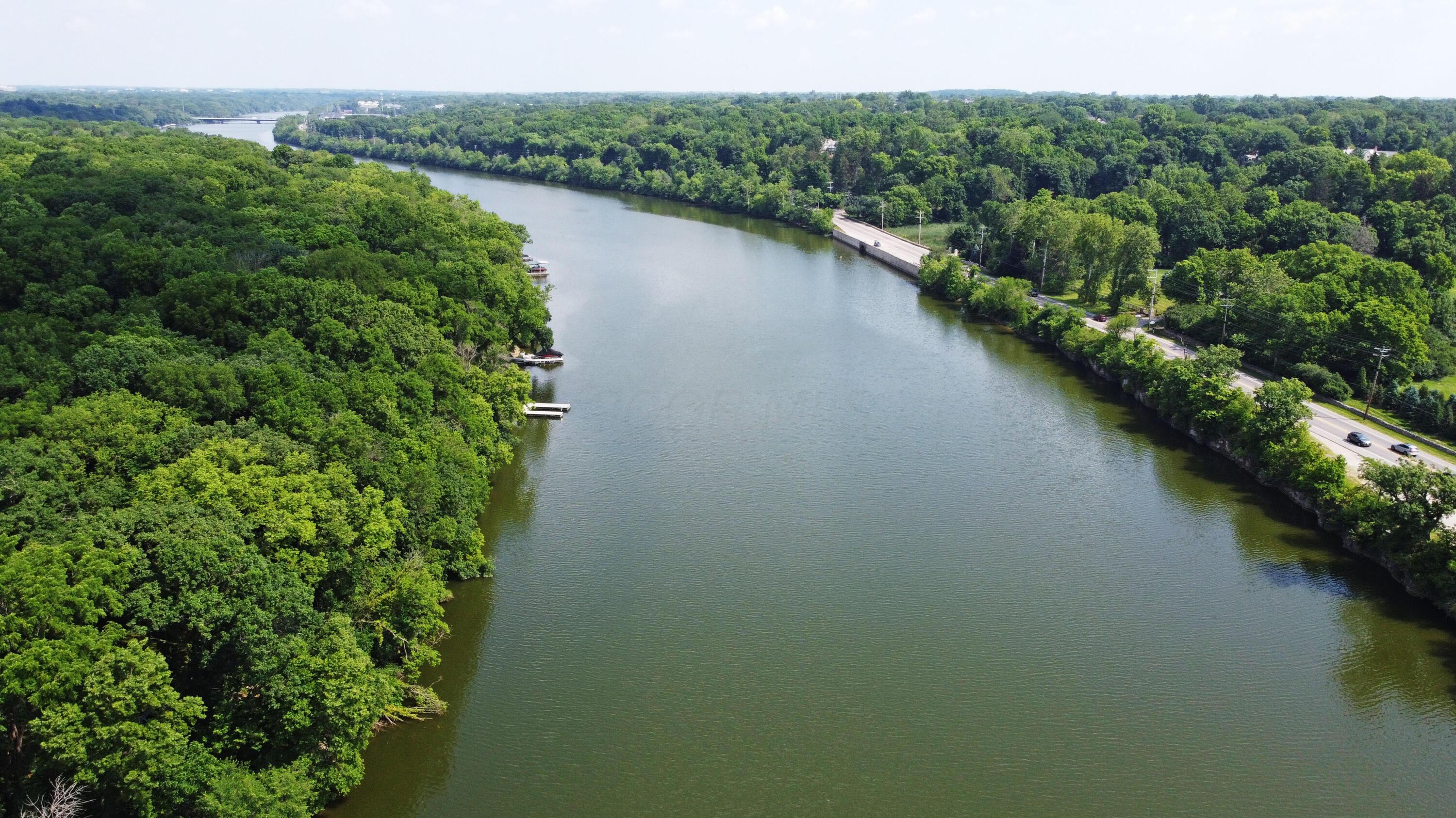 Columbus, Ohio 43221, United States, 4 Bedrooms Bedrooms, ,3 BathroomsBathrooms,Residential,Pending,185380