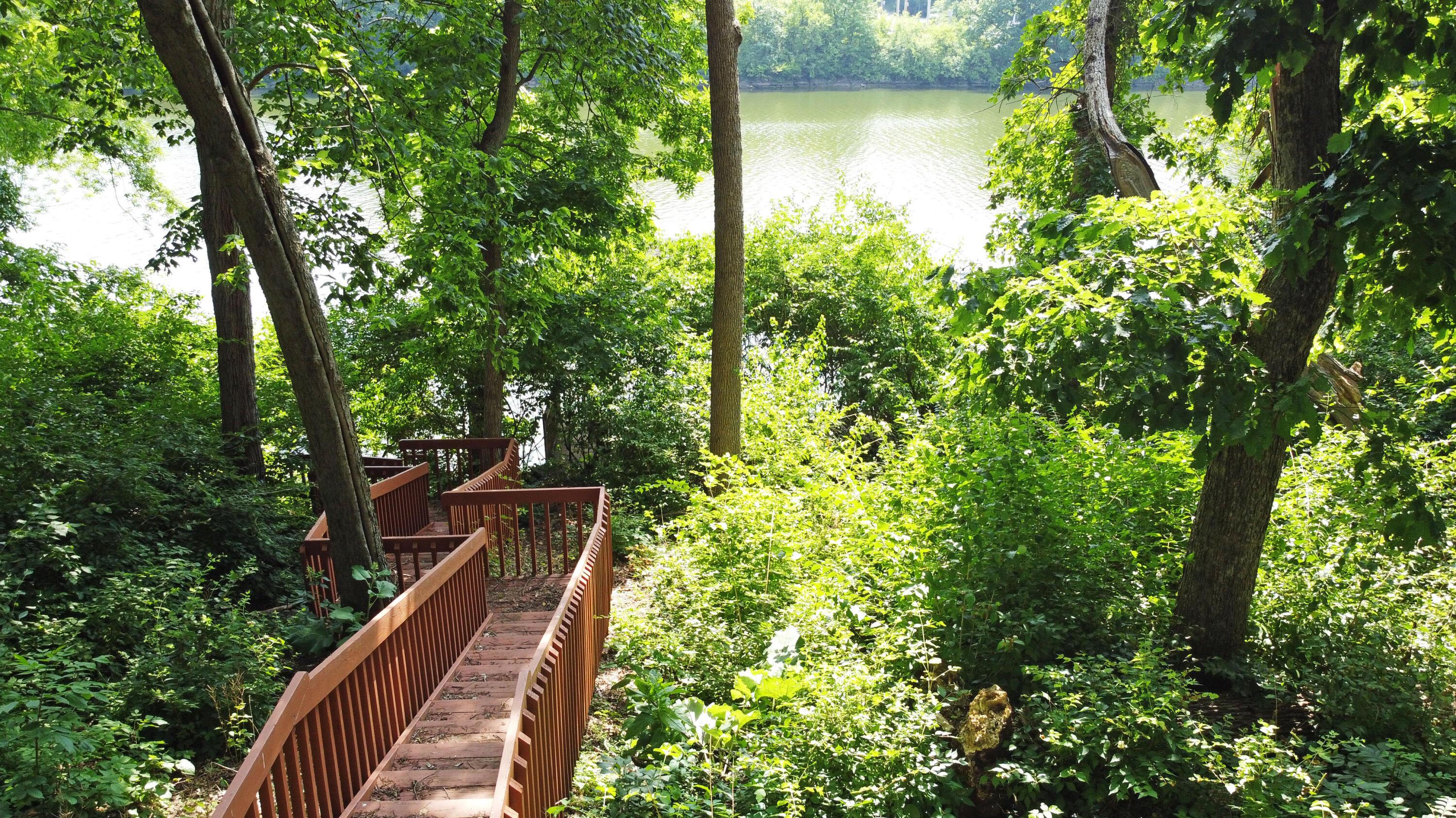 Columbus, Ohio 43221, United States, 4 Bedrooms Bedrooms, ,3 BathroomsBathrooms,Residential,Pending,185380