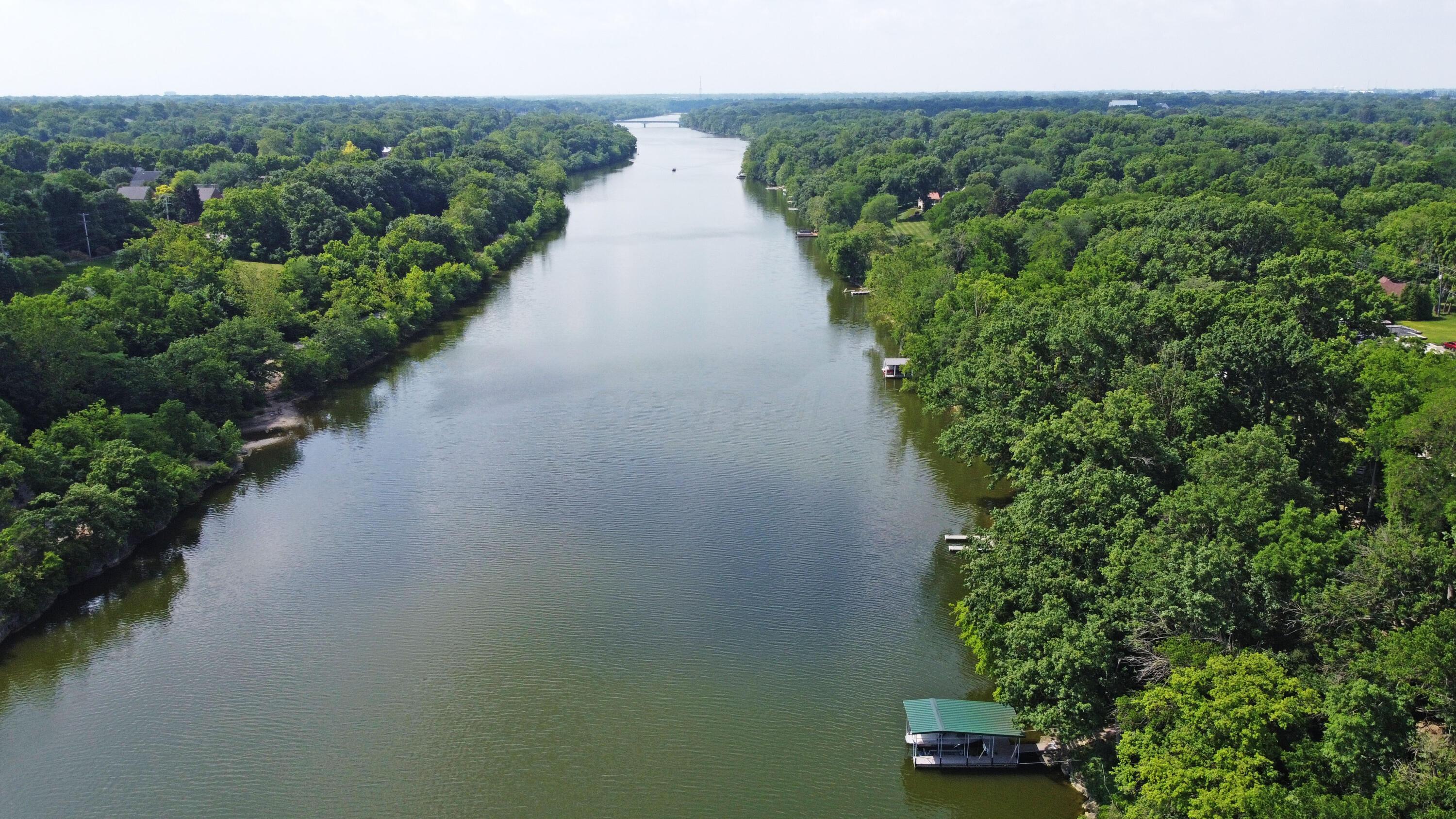 Columbus, Ohio 43221, United States, 4 Bedrooms Bedrooms, ,3 BathroomsBathrooms,Residential,Pending,185380