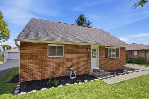 Homes For Sale - 1041 Loring Road<br/> Columbus, OH 43224