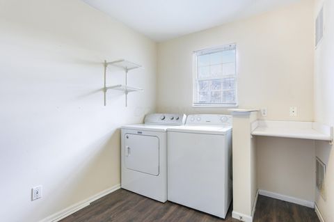 Tiny photo for 4666 Shalers Drive 49C #49C, Columbus, OH 43228 (MLS # 225044615)