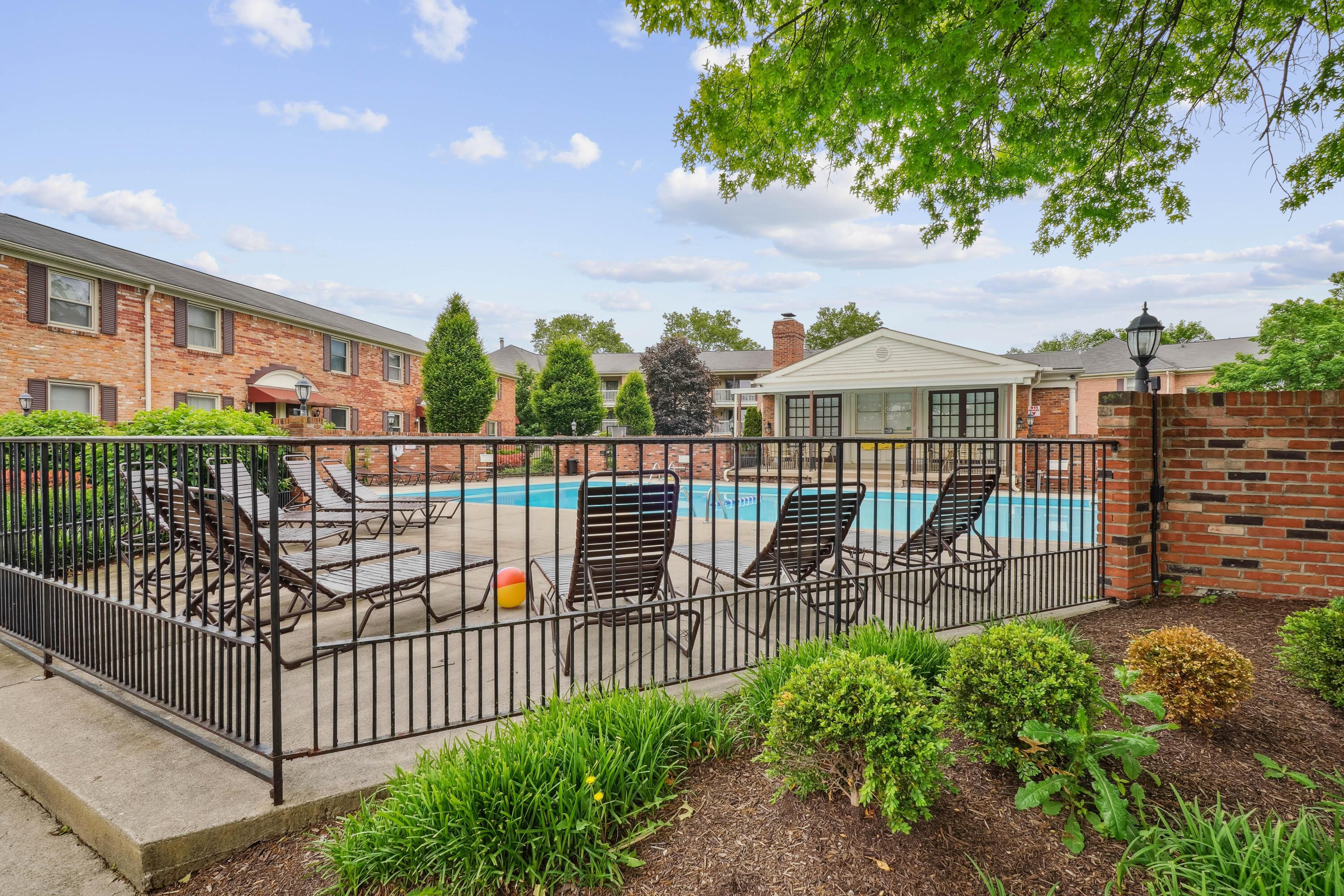 996 Chatham Lane #E, Columbus, Ohio image 27