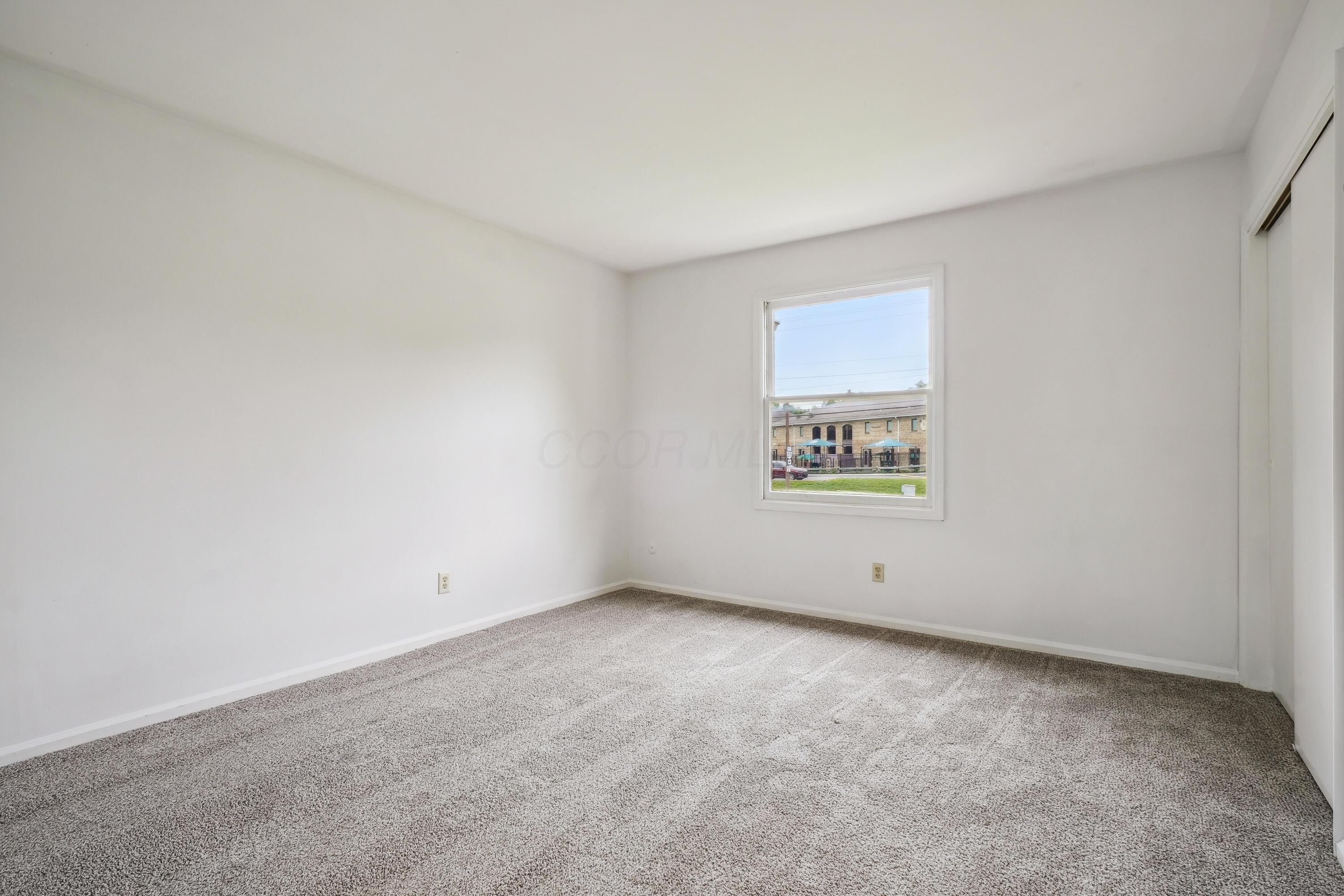 996 Chatham Lane #E, Columbus, Ohio image 20