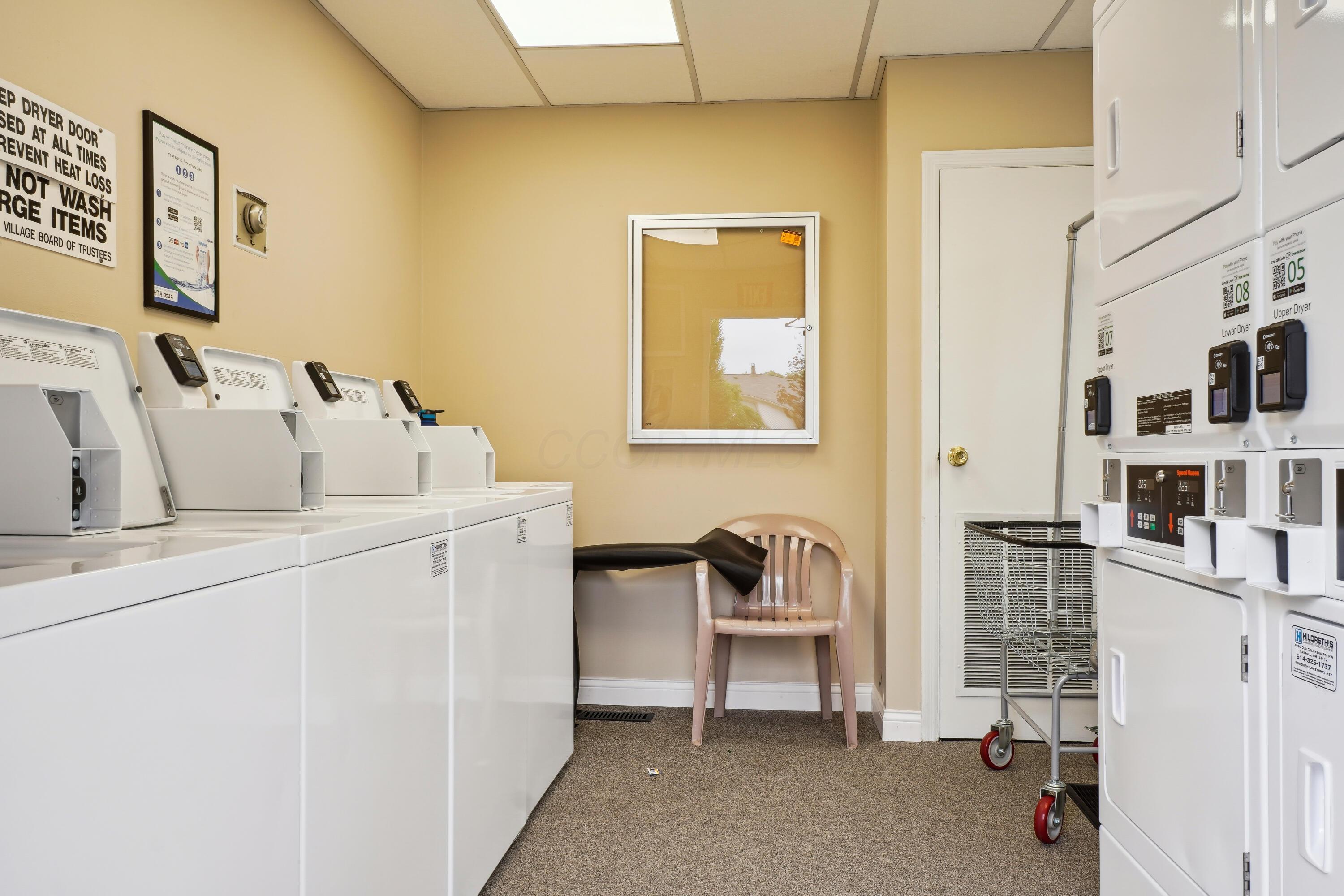 996 Chatham Lane #E, Columbus, Ohio image 30