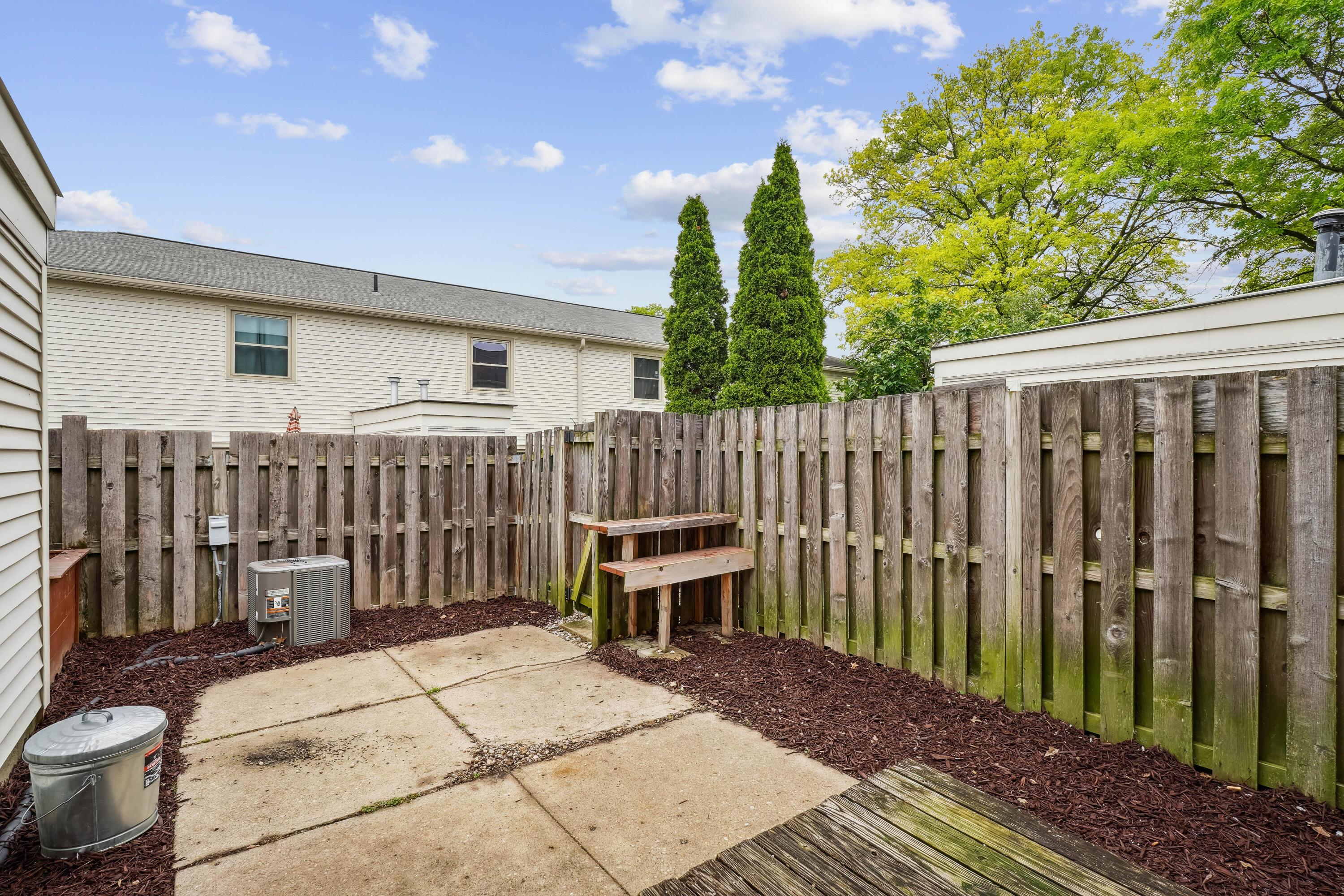996 Chatham Lane #E, Columbus, Ohio image 16