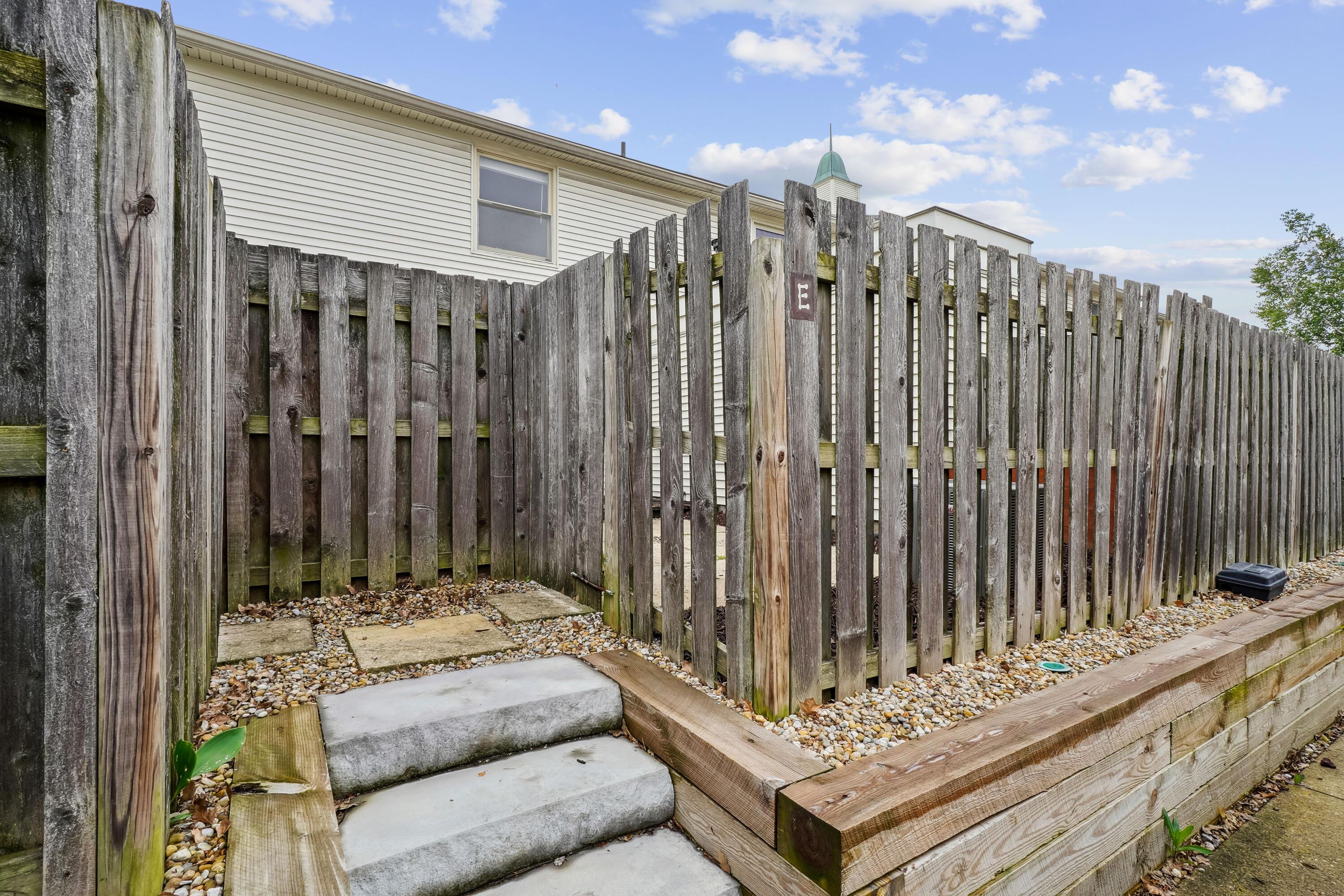 996 Chatham Lane #E, Columbus, Ohio image 18