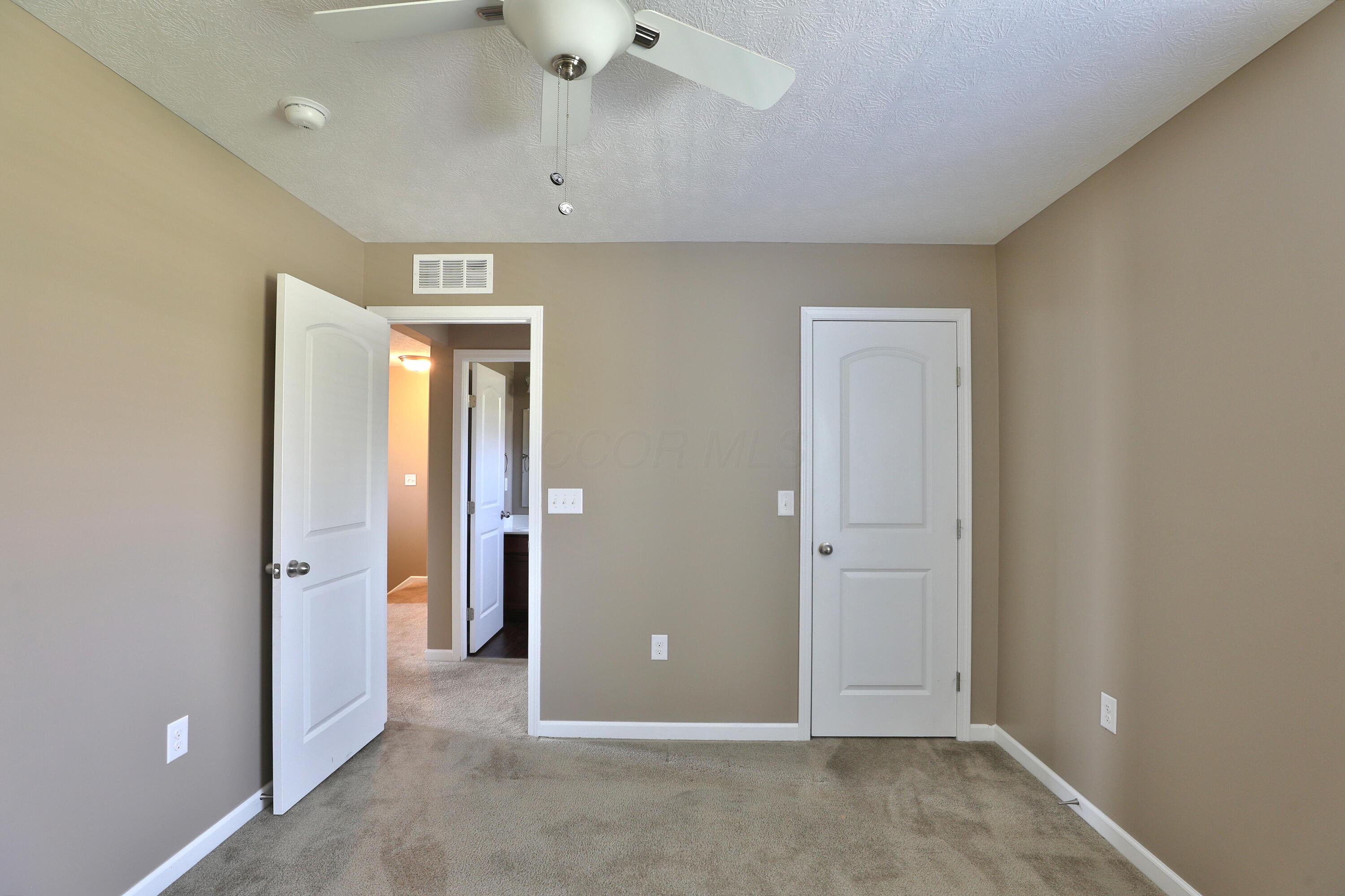 3935 Snowshoe Avenue, Grove City, Ohio image 29