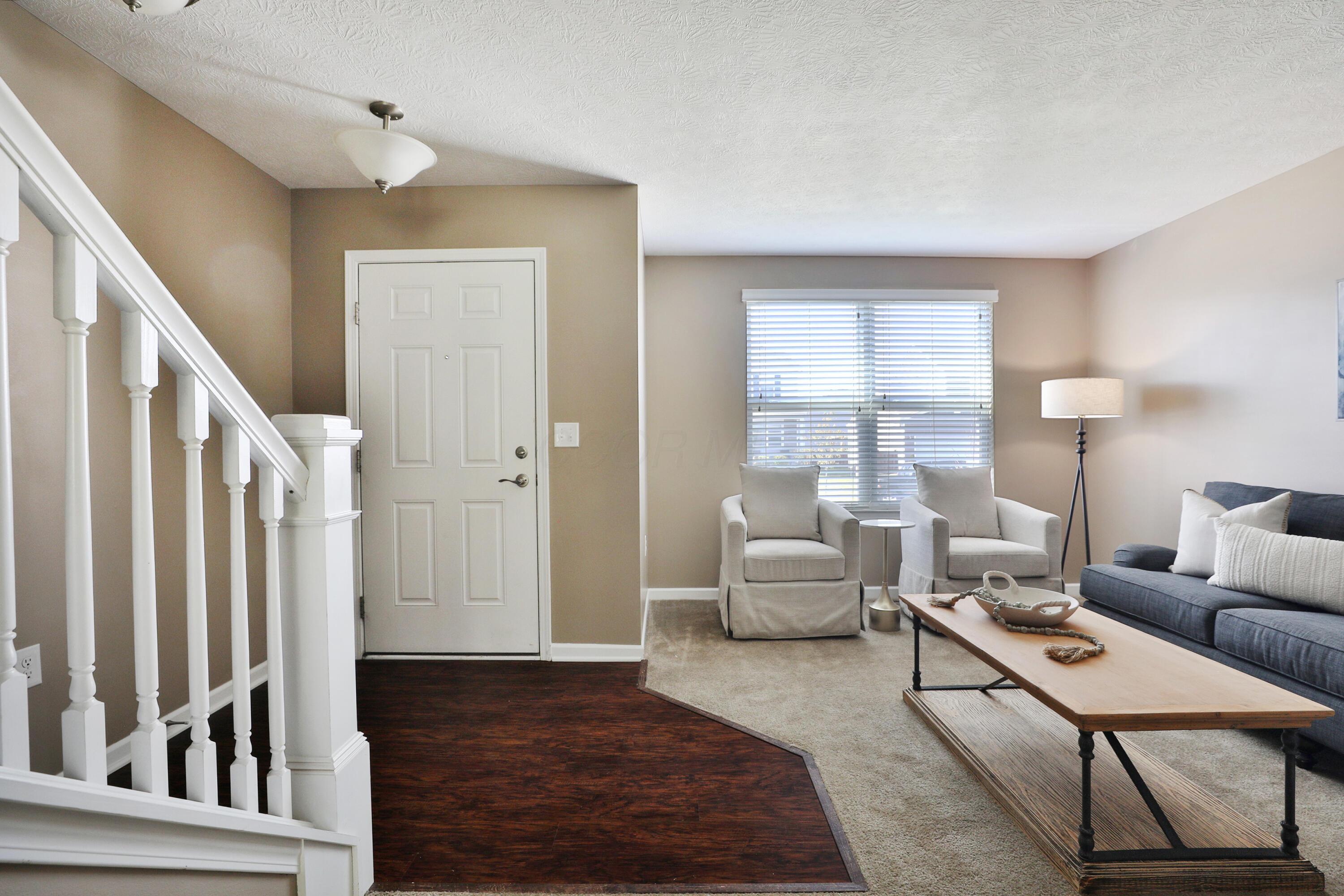 3935 Snowshoe Avenue, Grove City, Ohio image 2